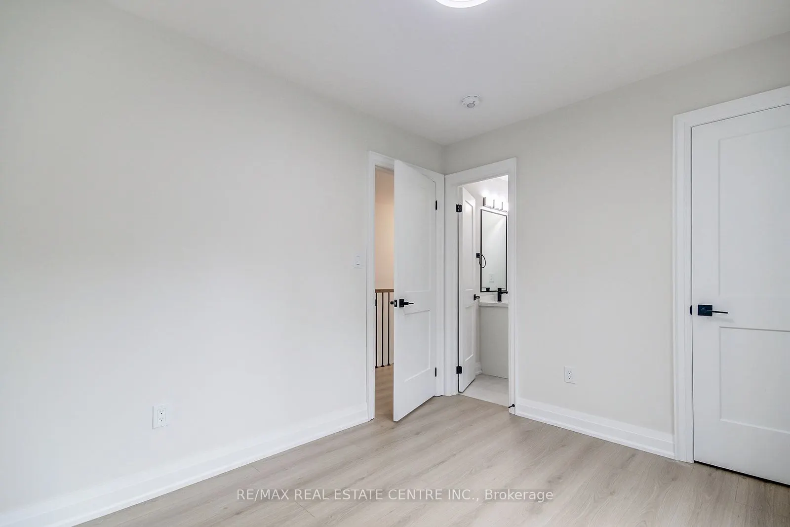 9 Caroline Street, #1