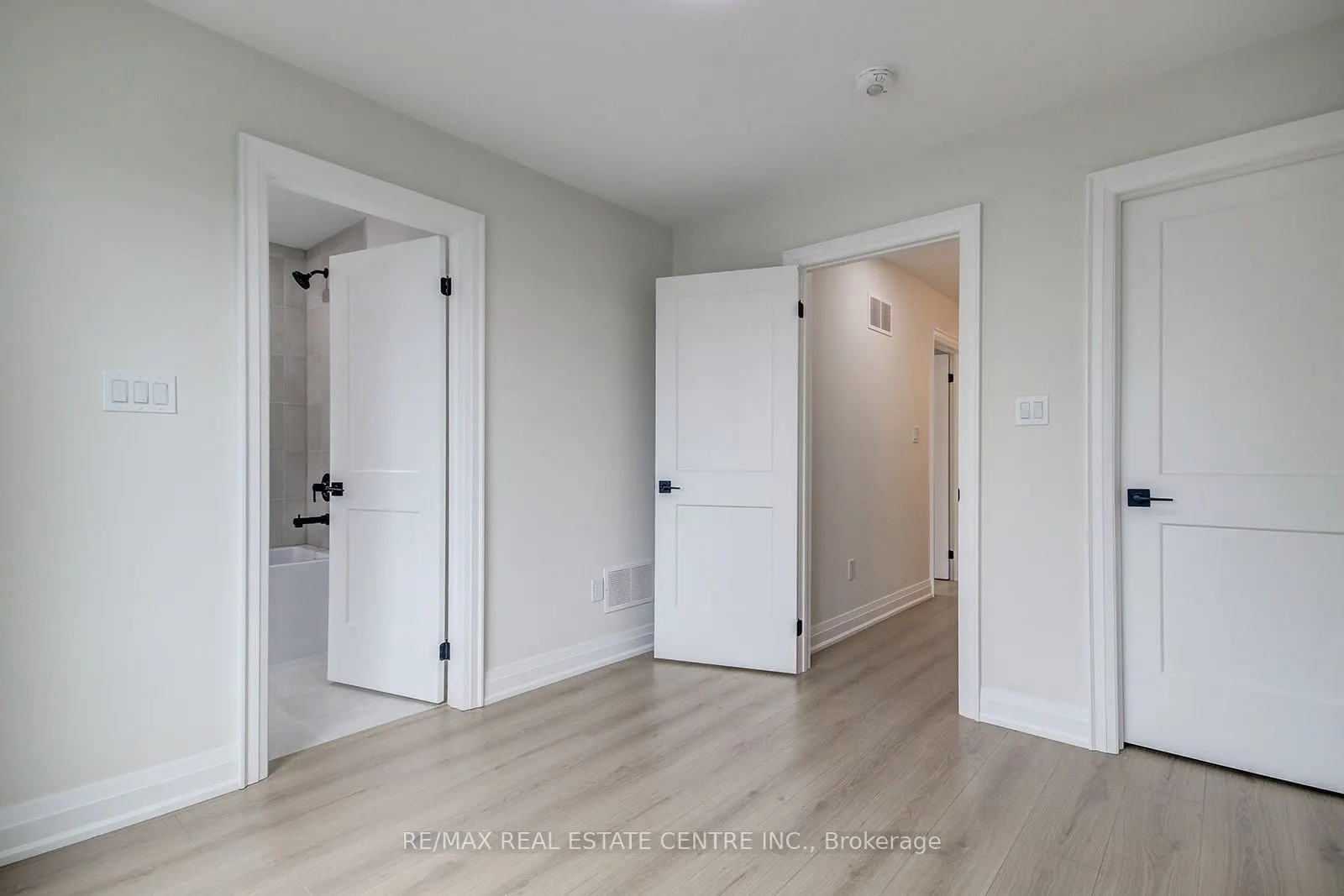9 Caroline Street, #1
