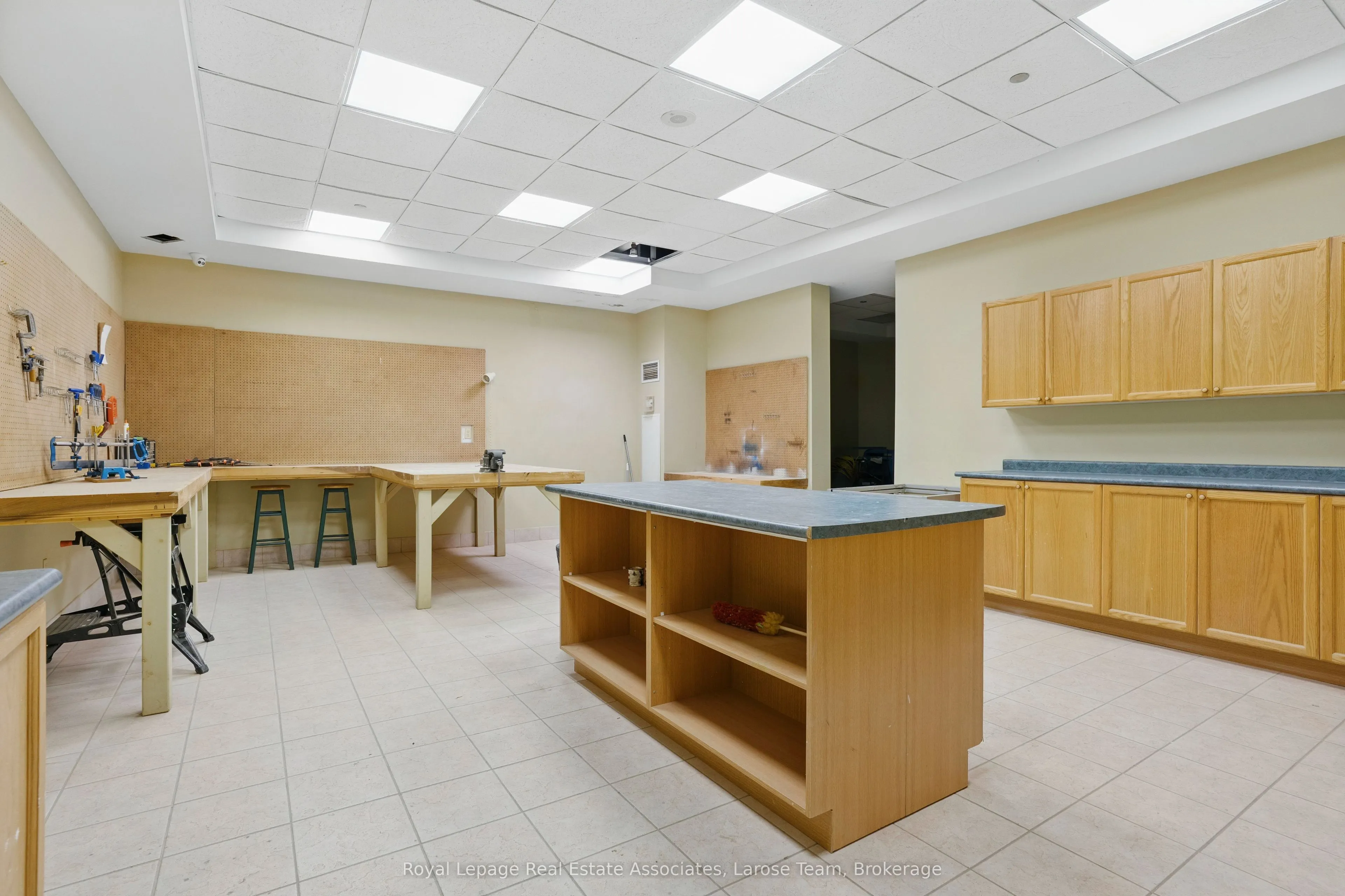 1140 Parkwest Place, #709