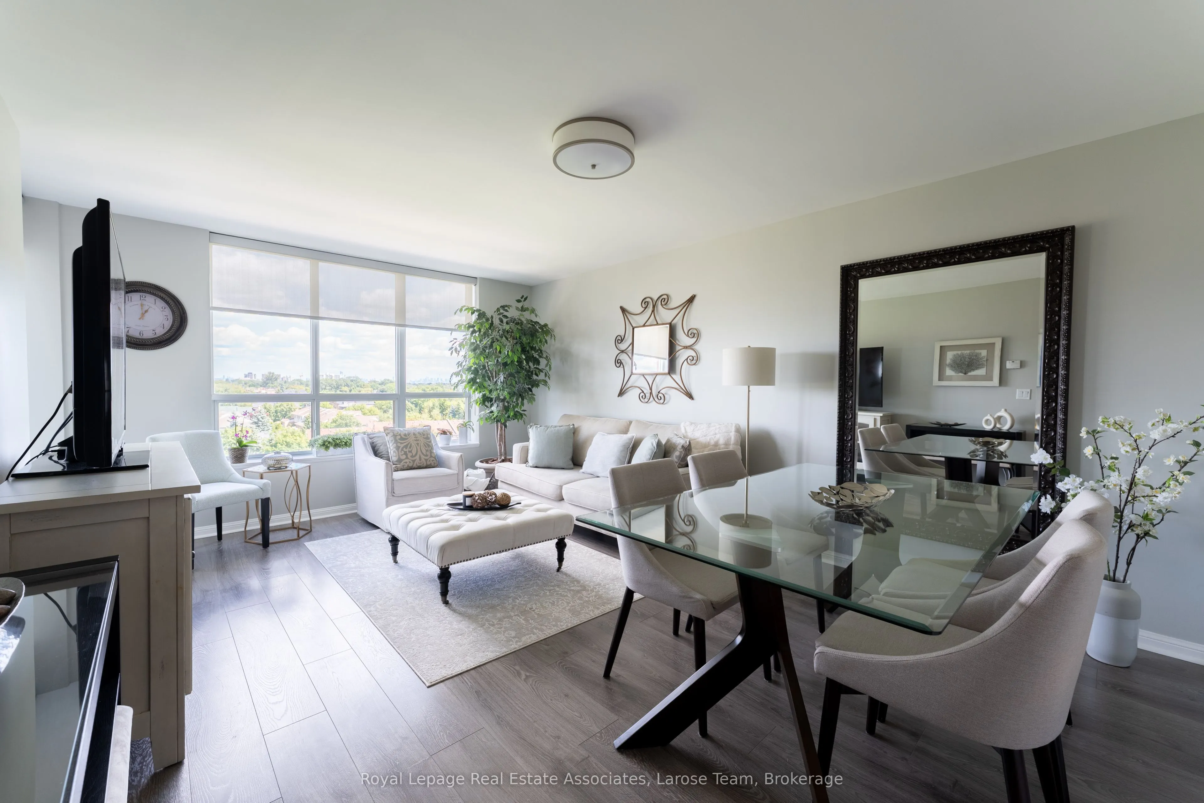 1140 Parkwest Place, #709