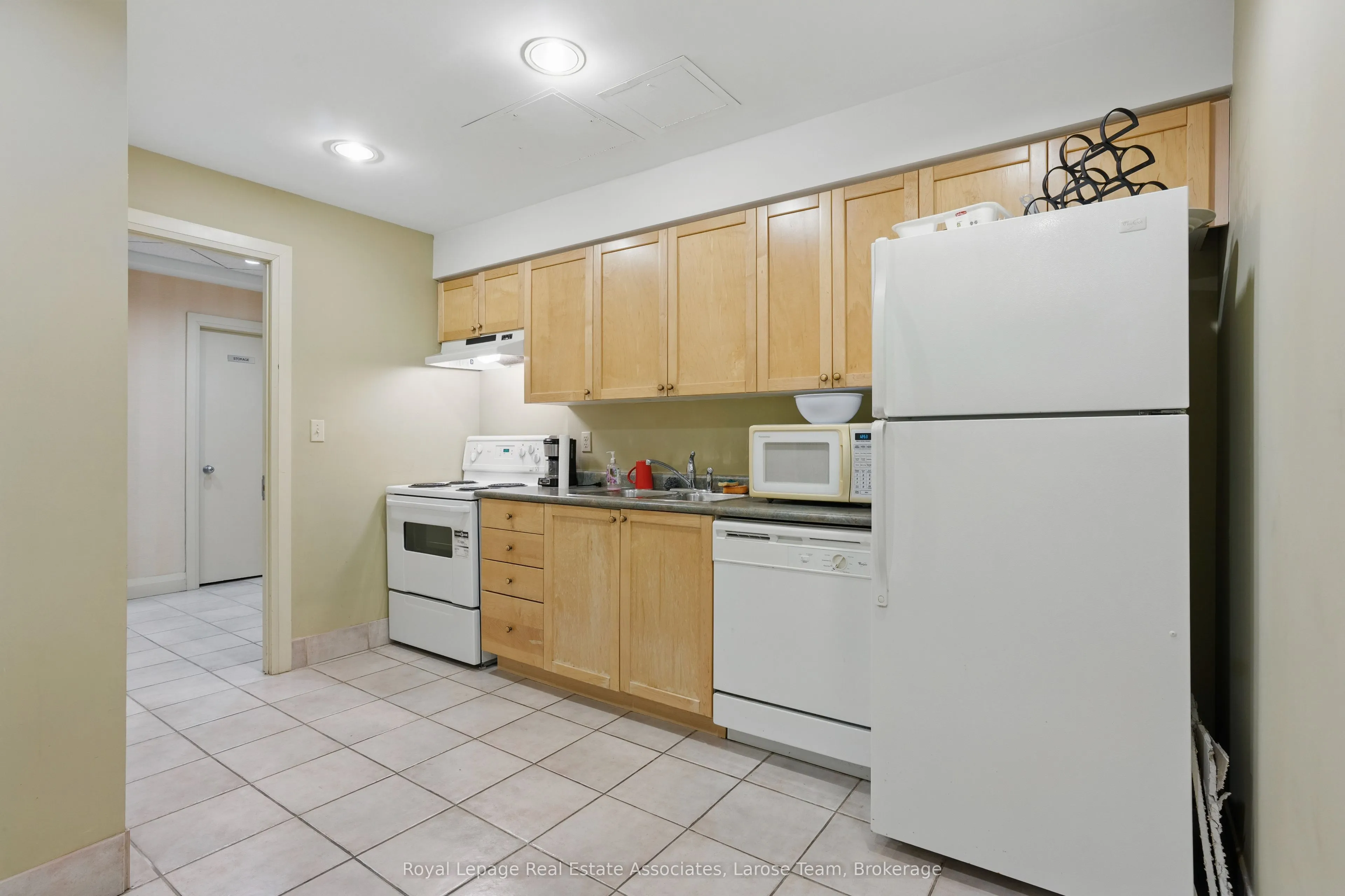 1140 Parkwest Place, #709