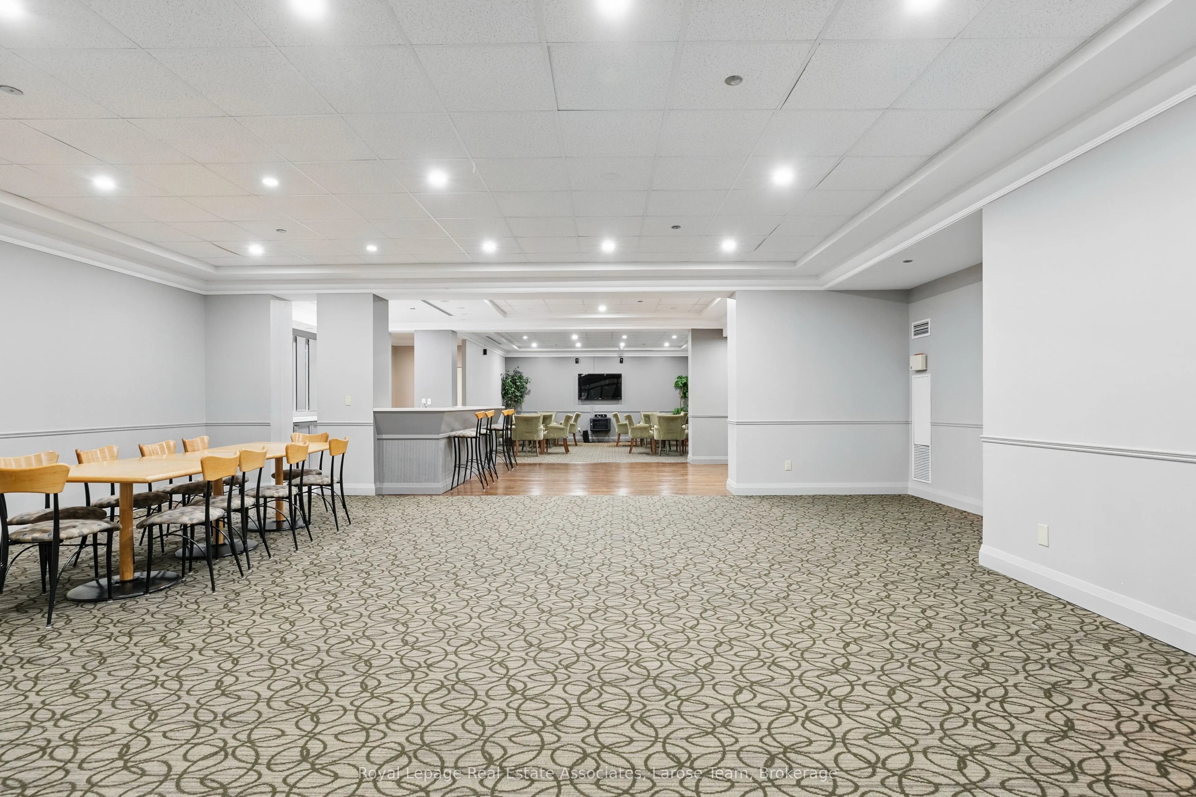 1140 Parkwest Place, #709