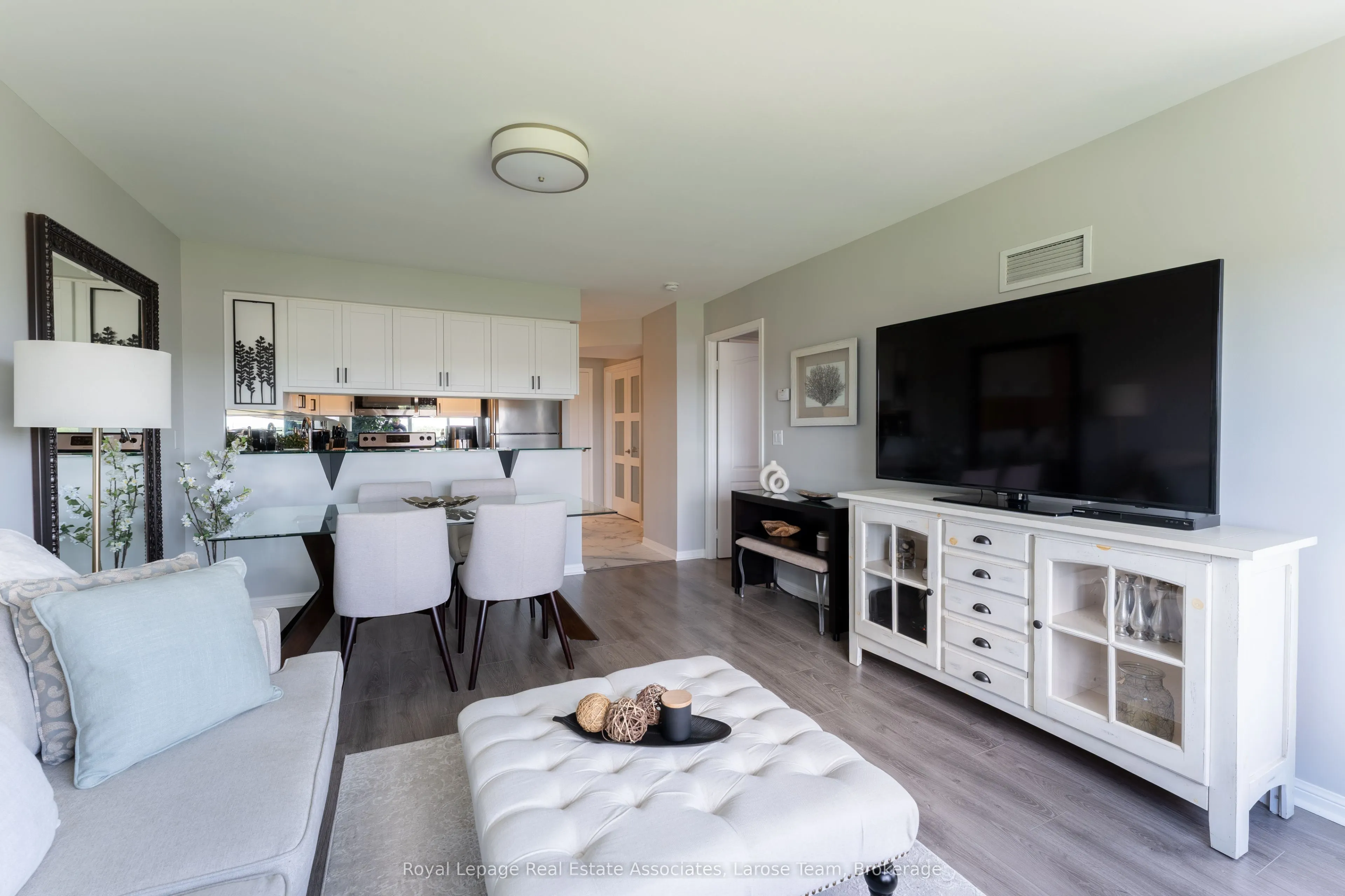 1140 Parkwest Place, #709