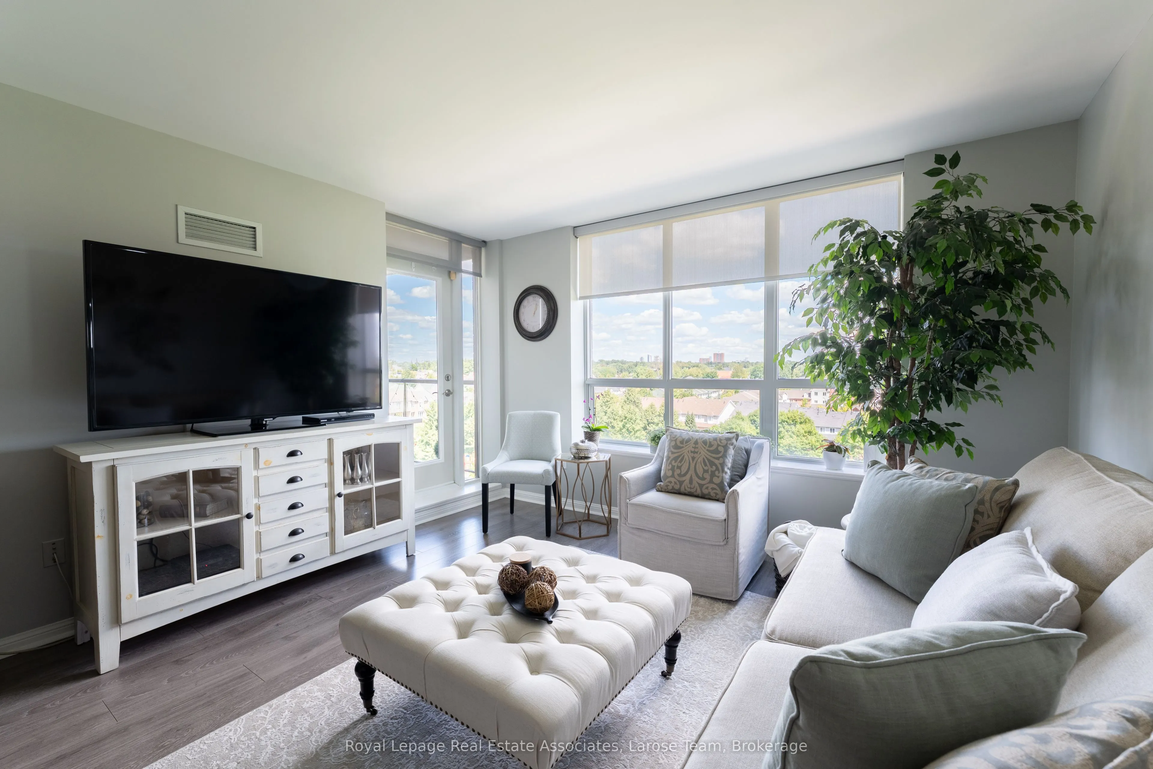 1140 Parkwest Place, #709