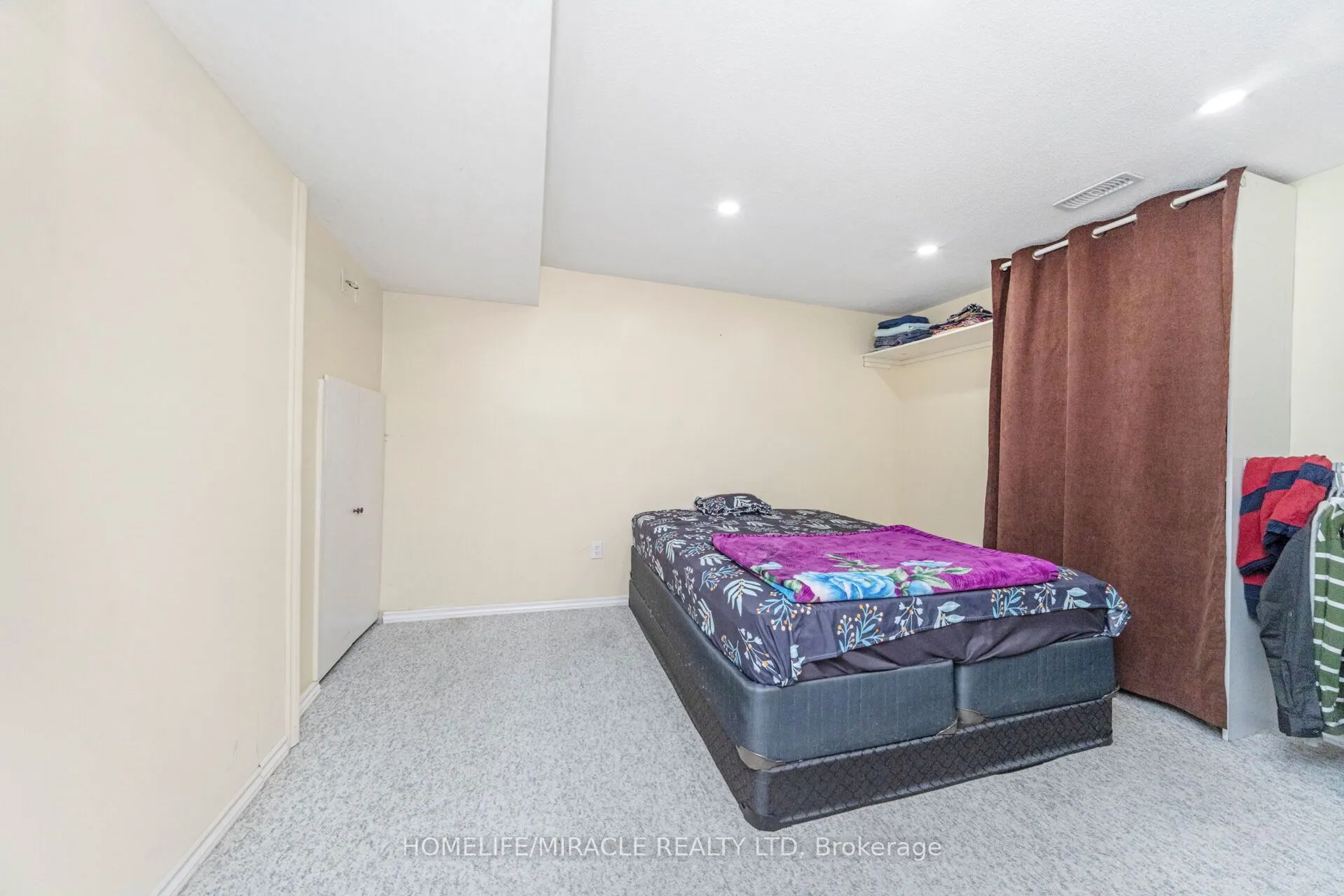 17 Mainard Crescent