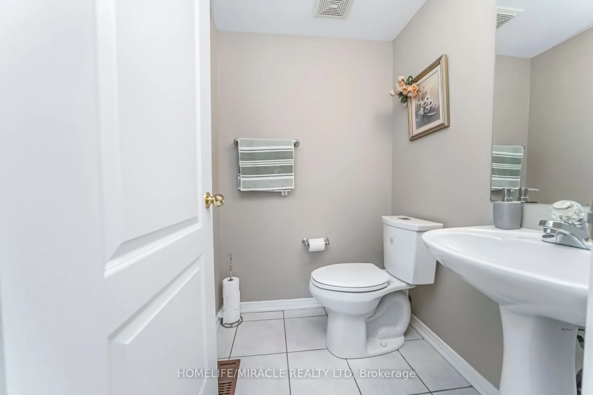 17 Mainard Crescent