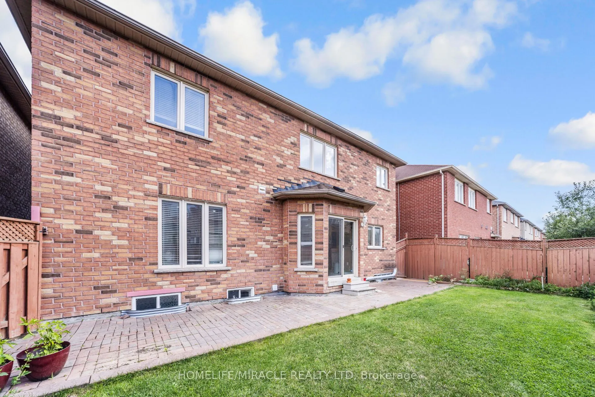 17 Mainard Crescent