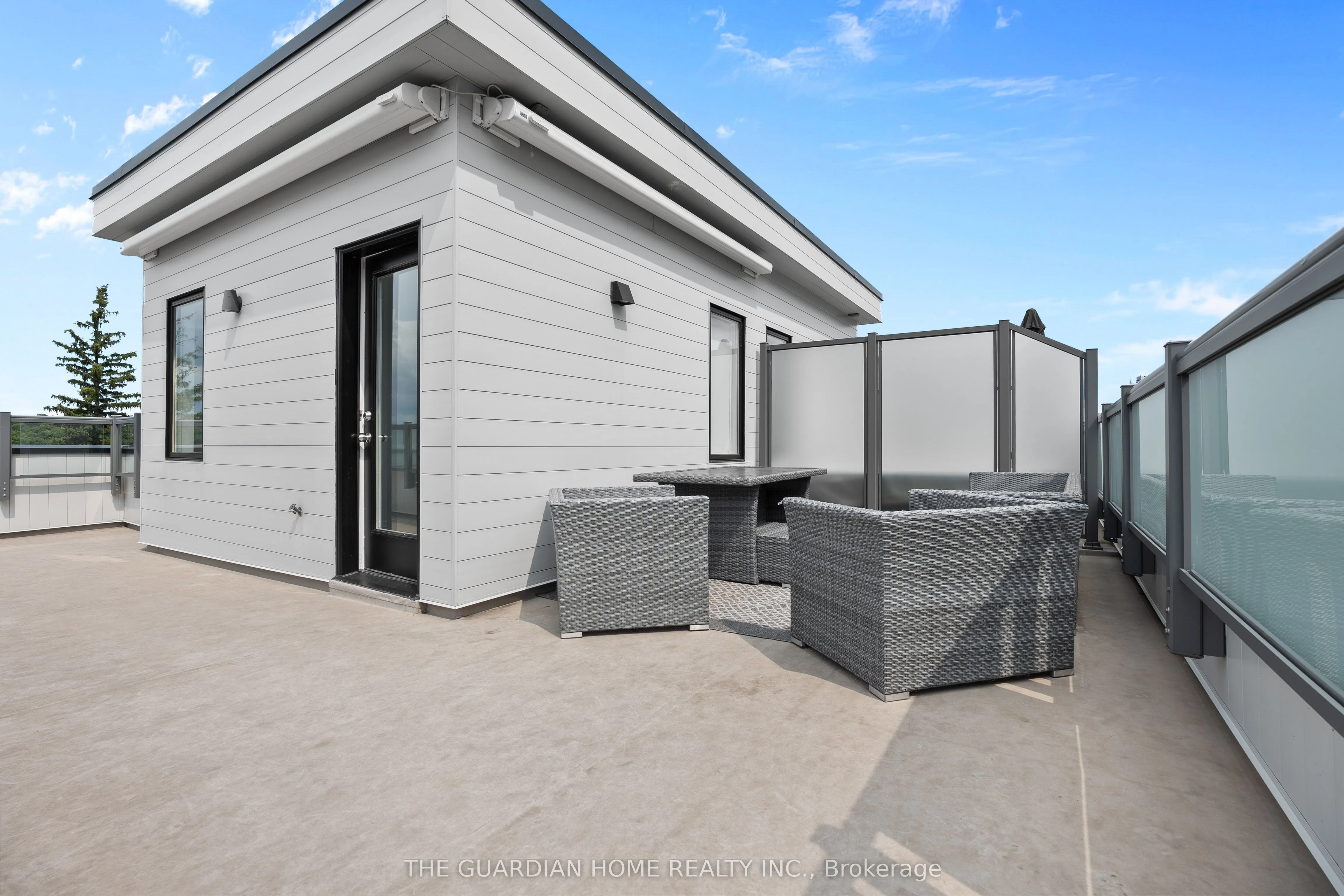 121 High Street W, #4