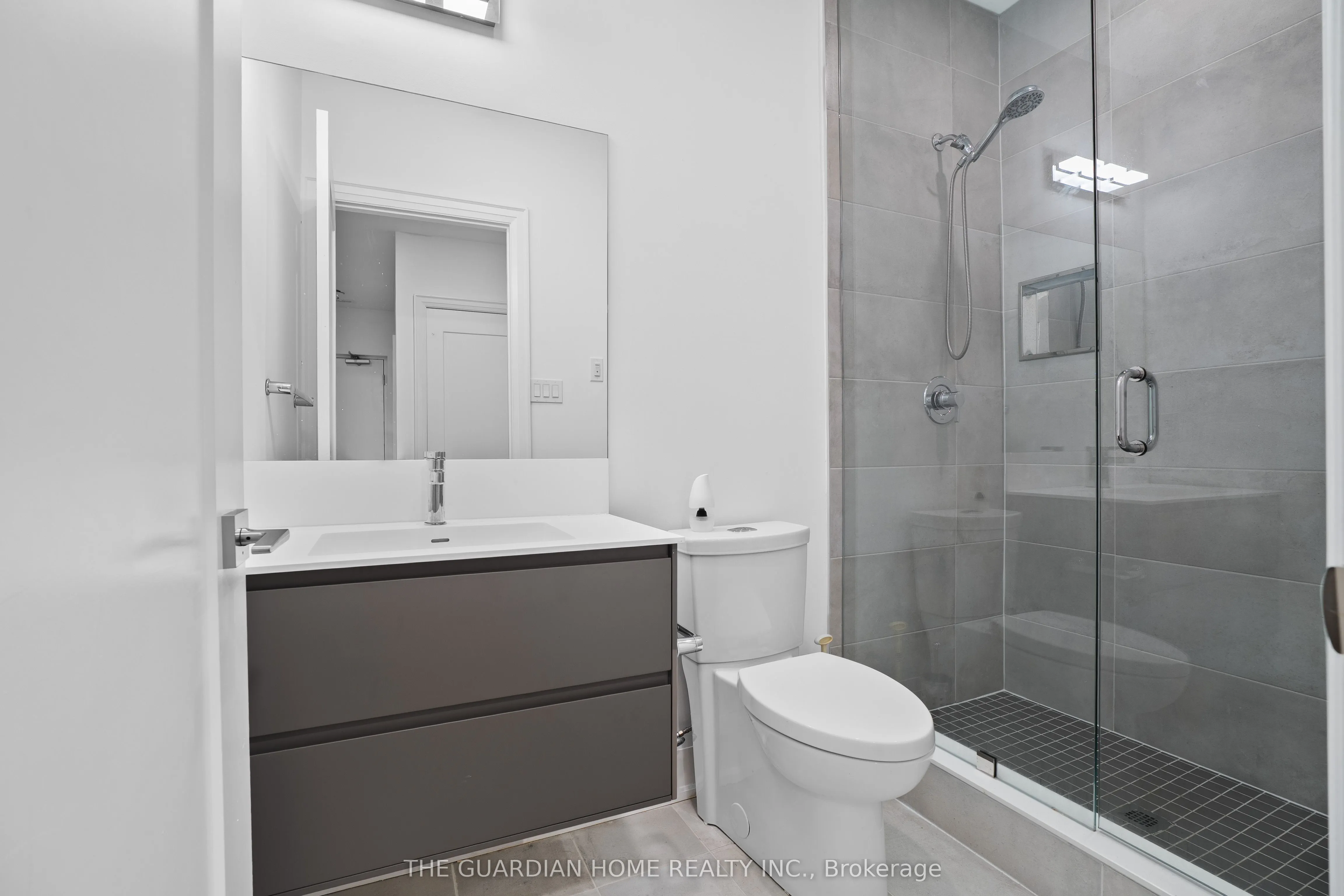 121 High Street W, #4