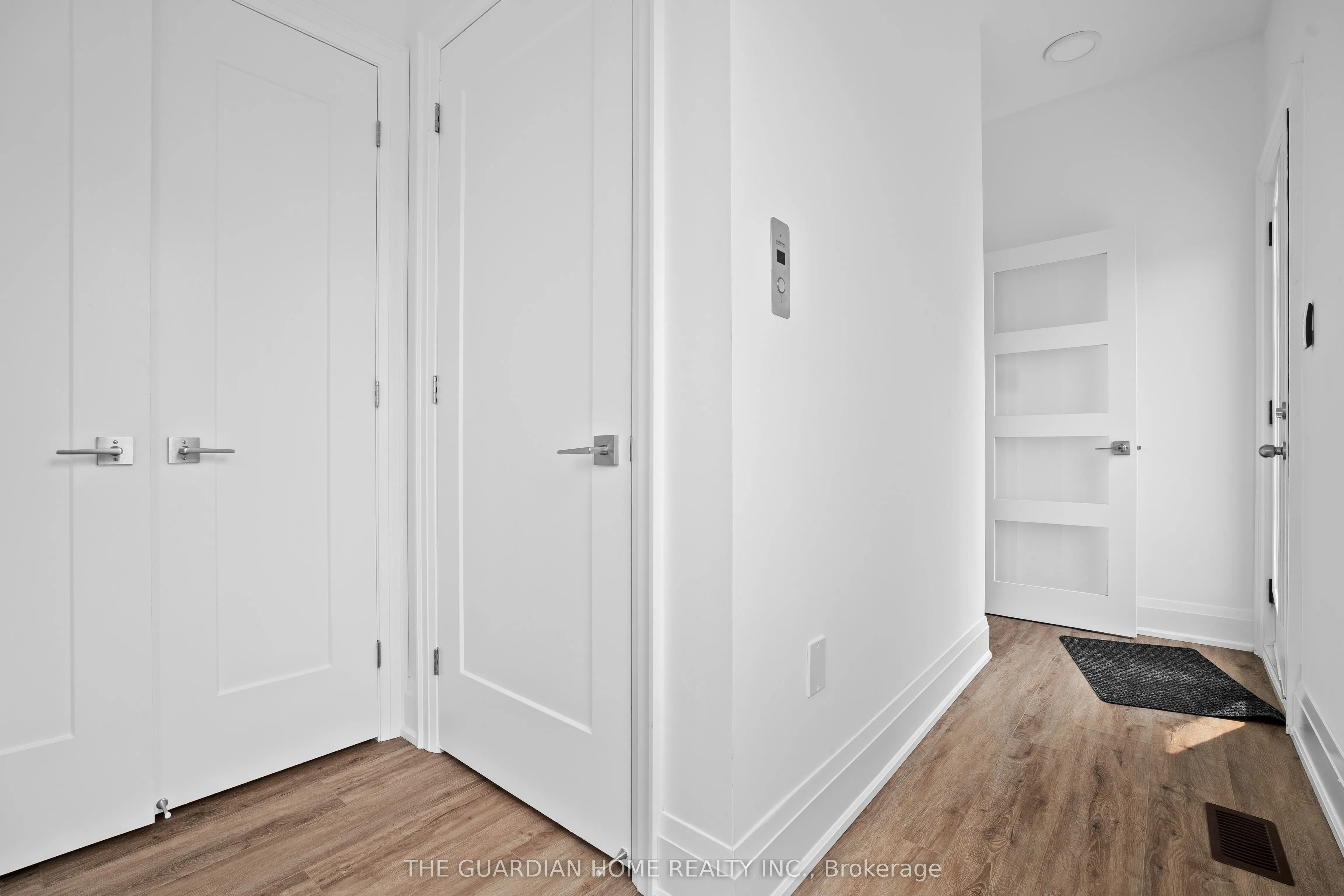 121 High Street W, #4