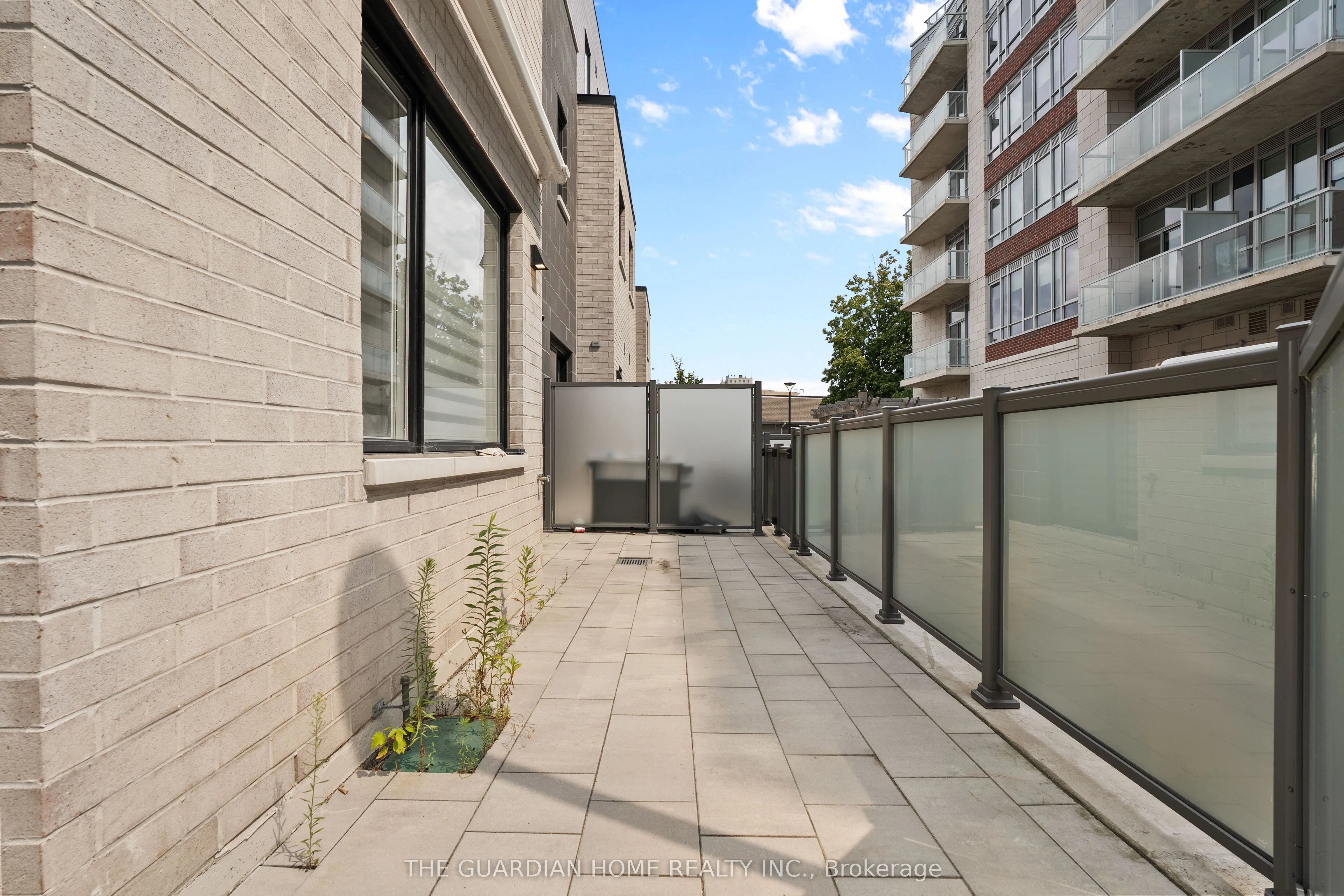 121 High Street W, #4