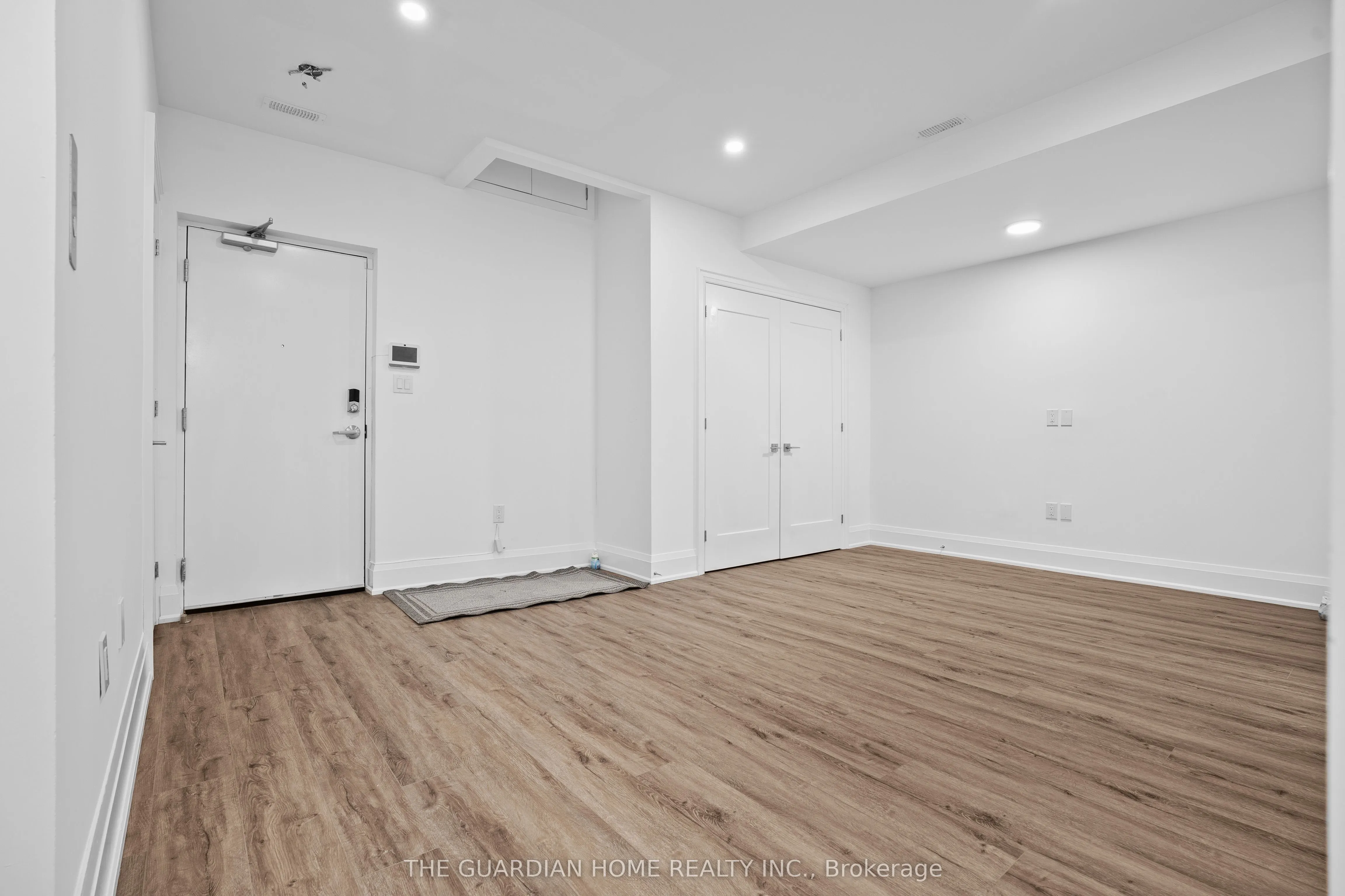 121 High Street W, #4