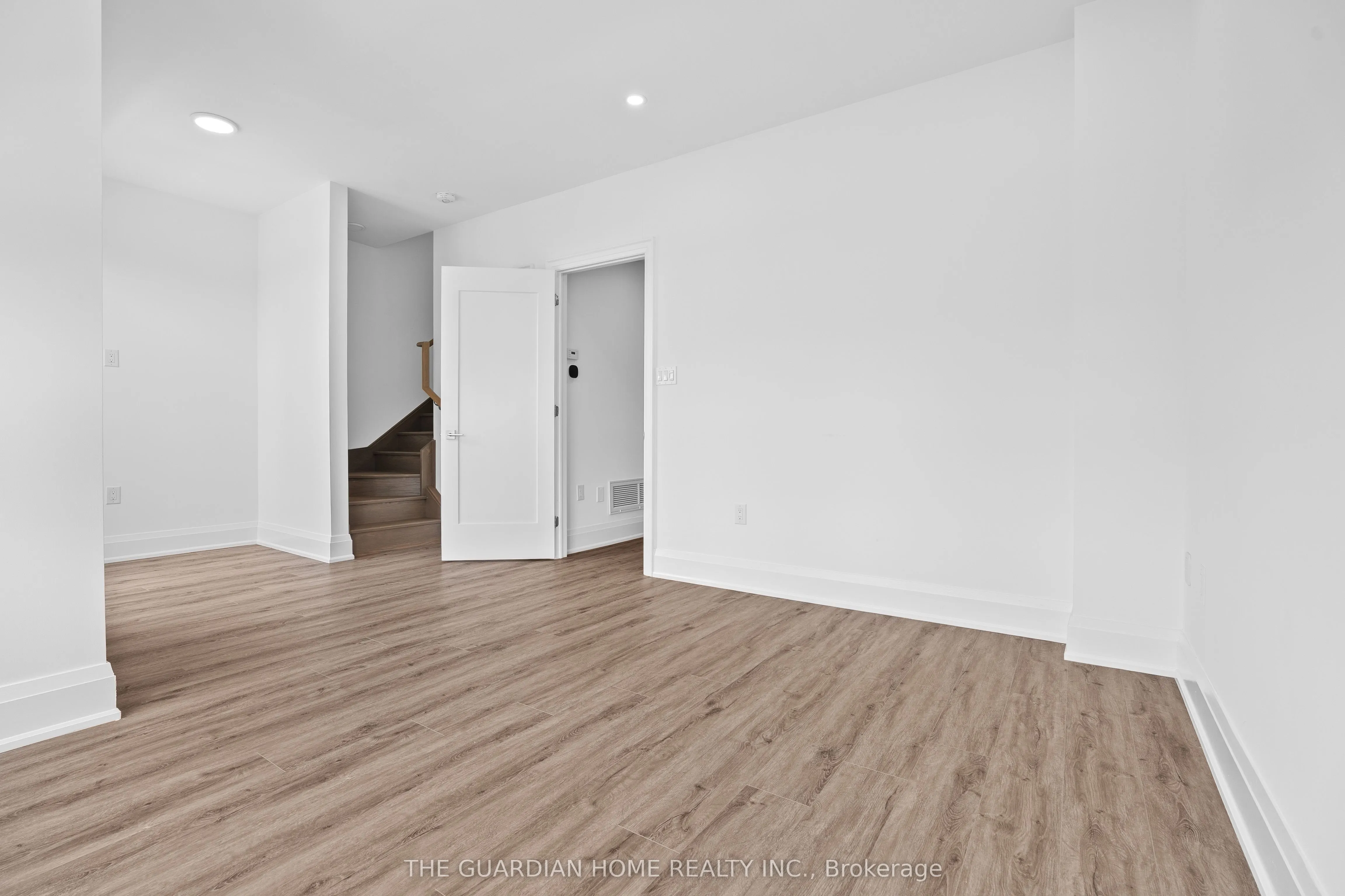 121 High Street W, #4