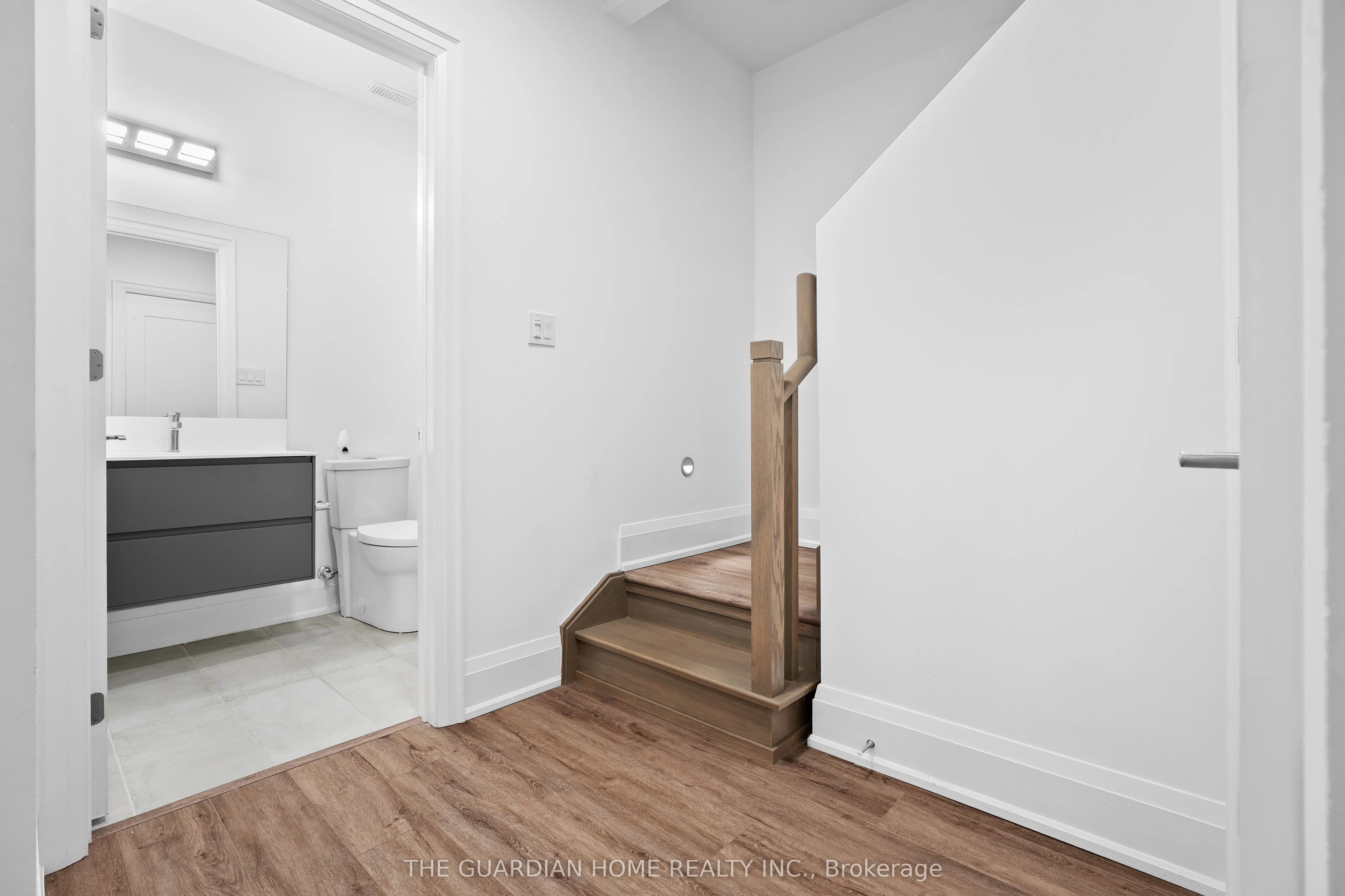 121 High Street W, #4