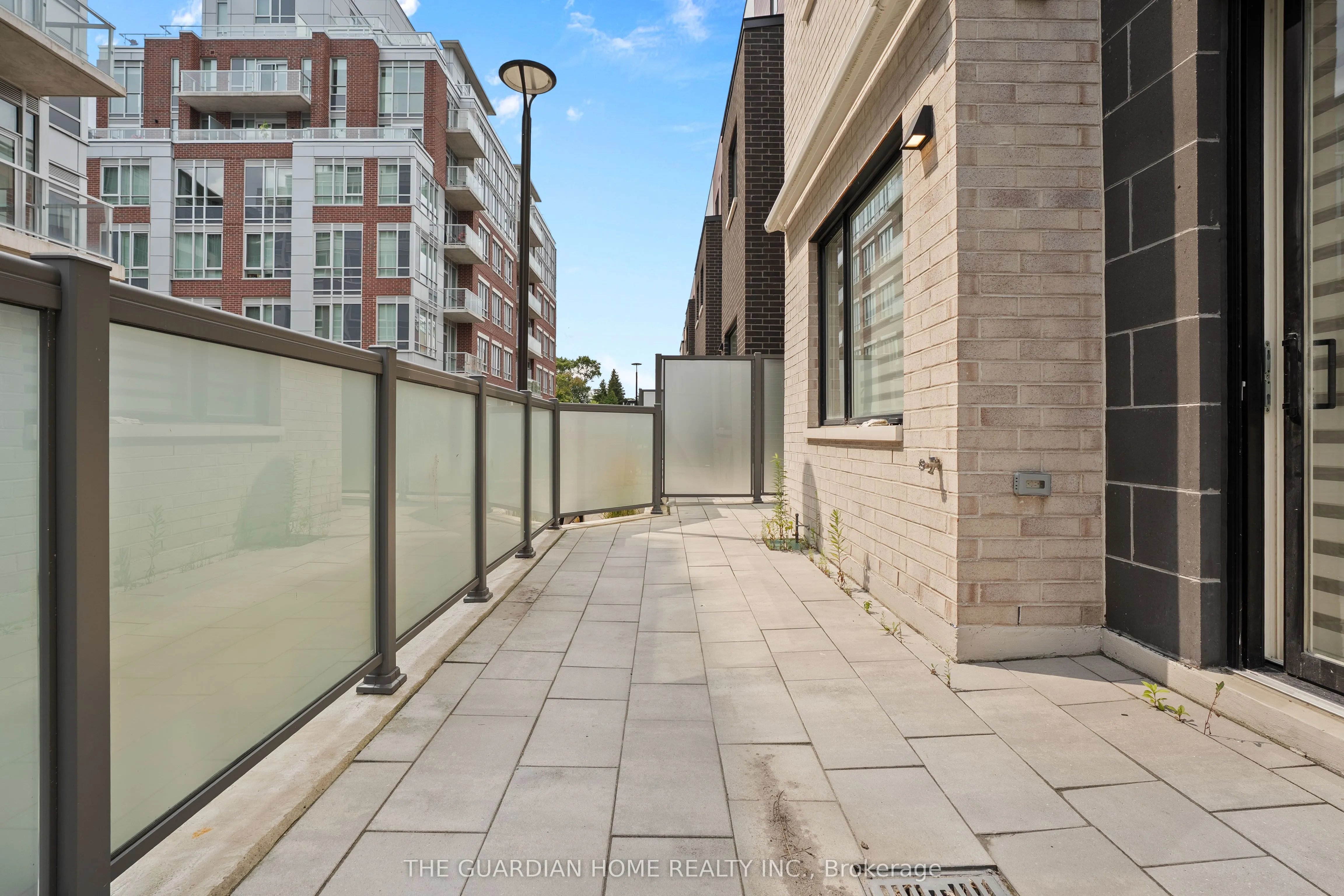 121 High Street W, #4