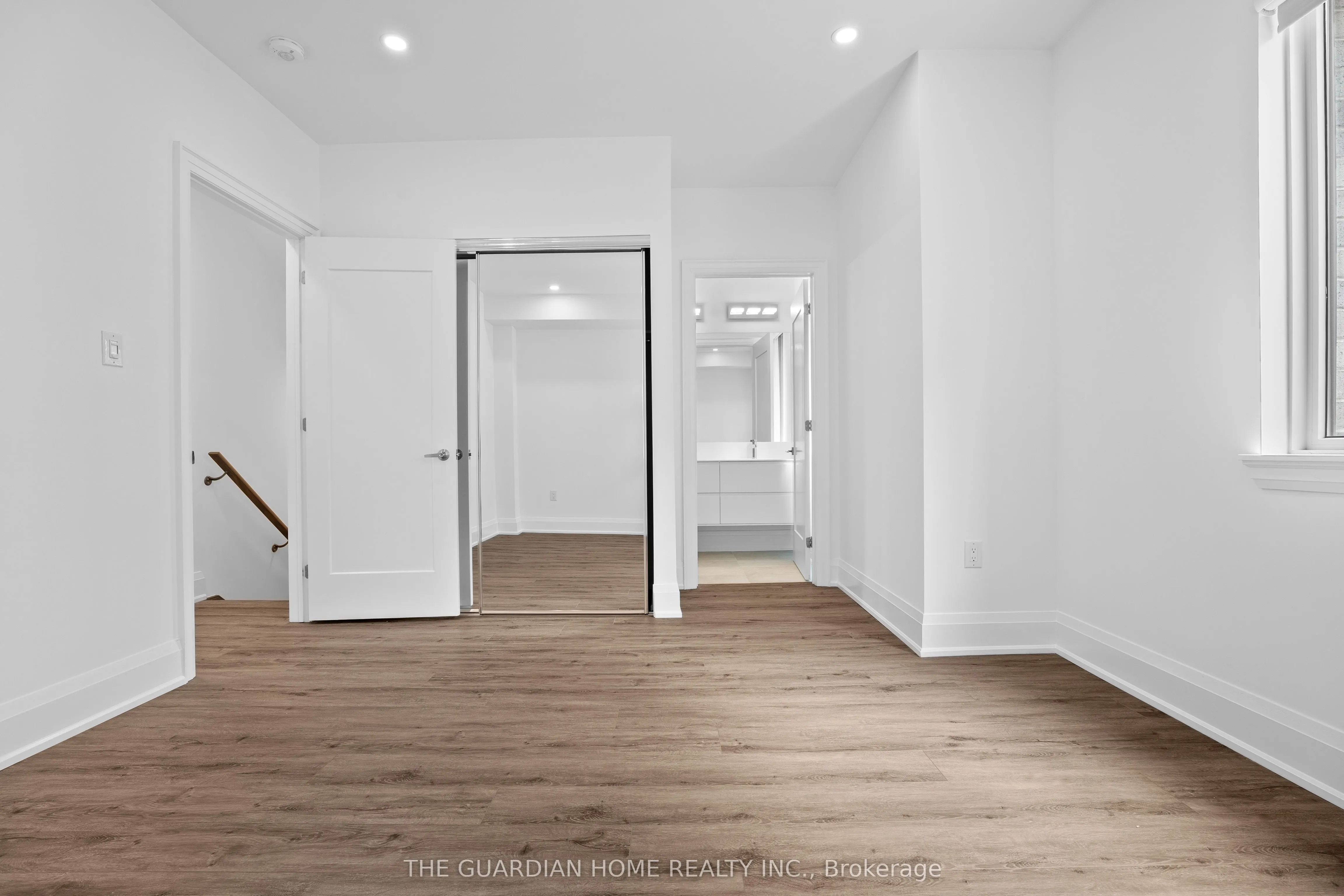 121 High Street W, #4
