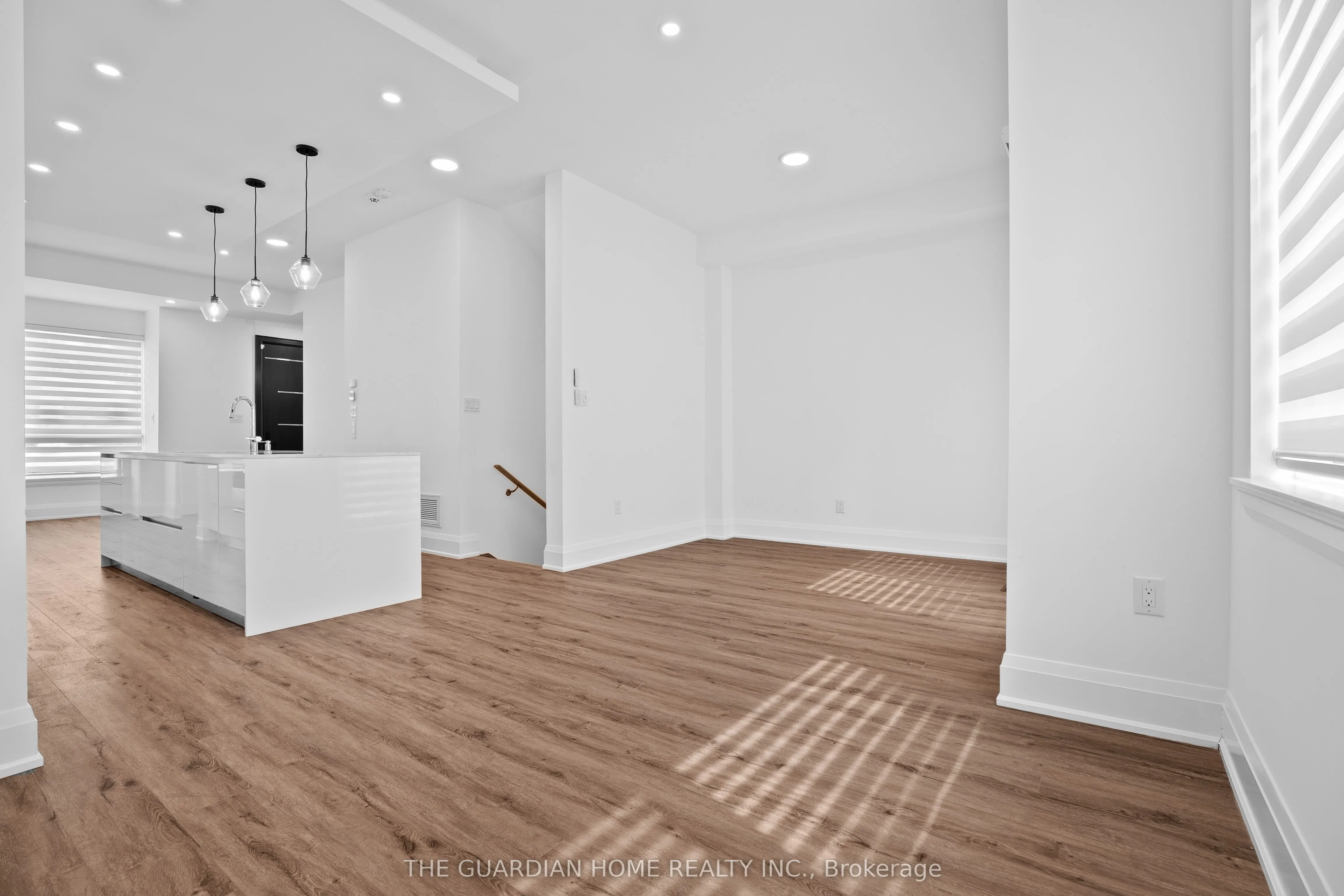 121 High Street W, #4