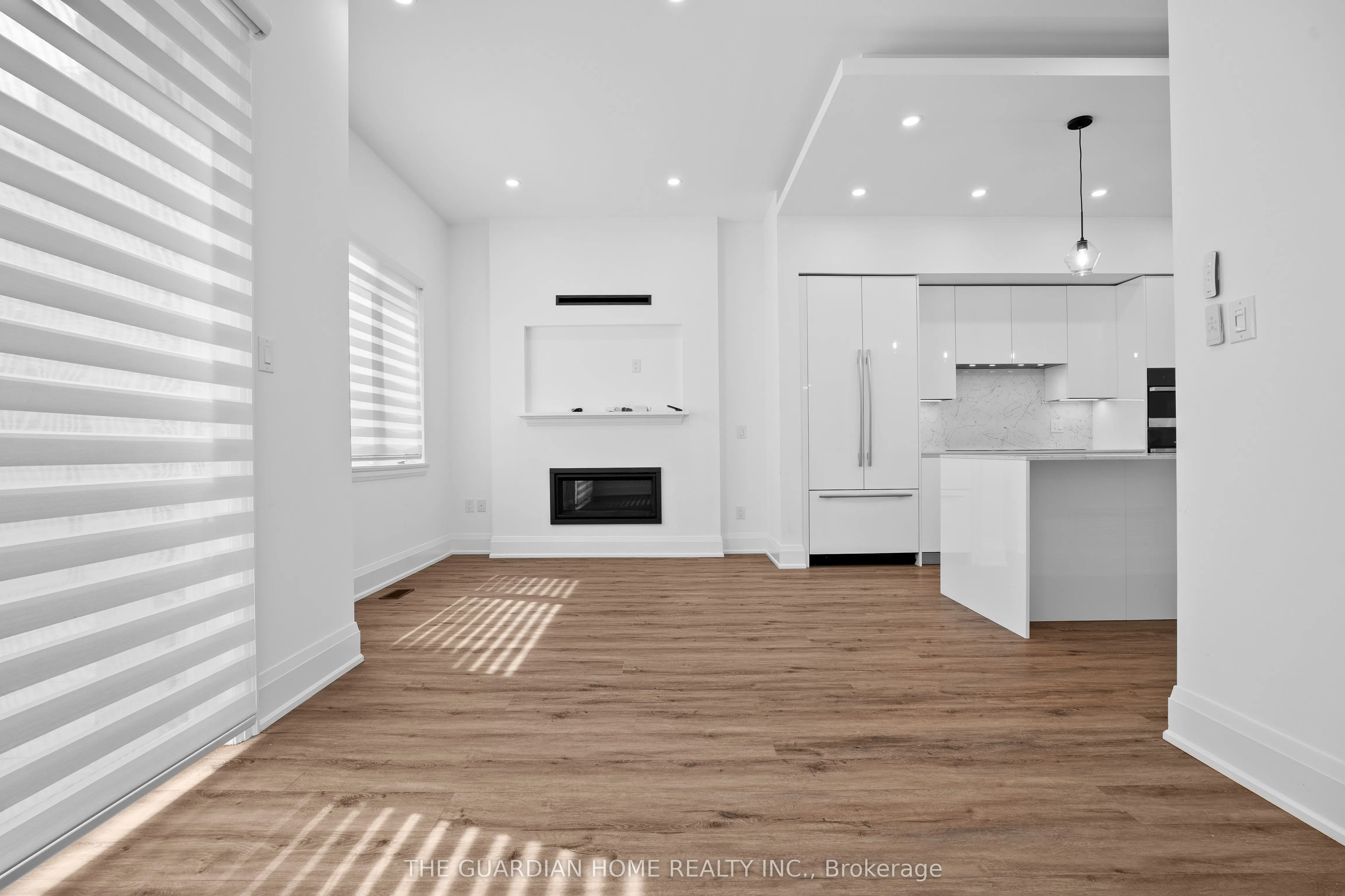121 High Street W, #4