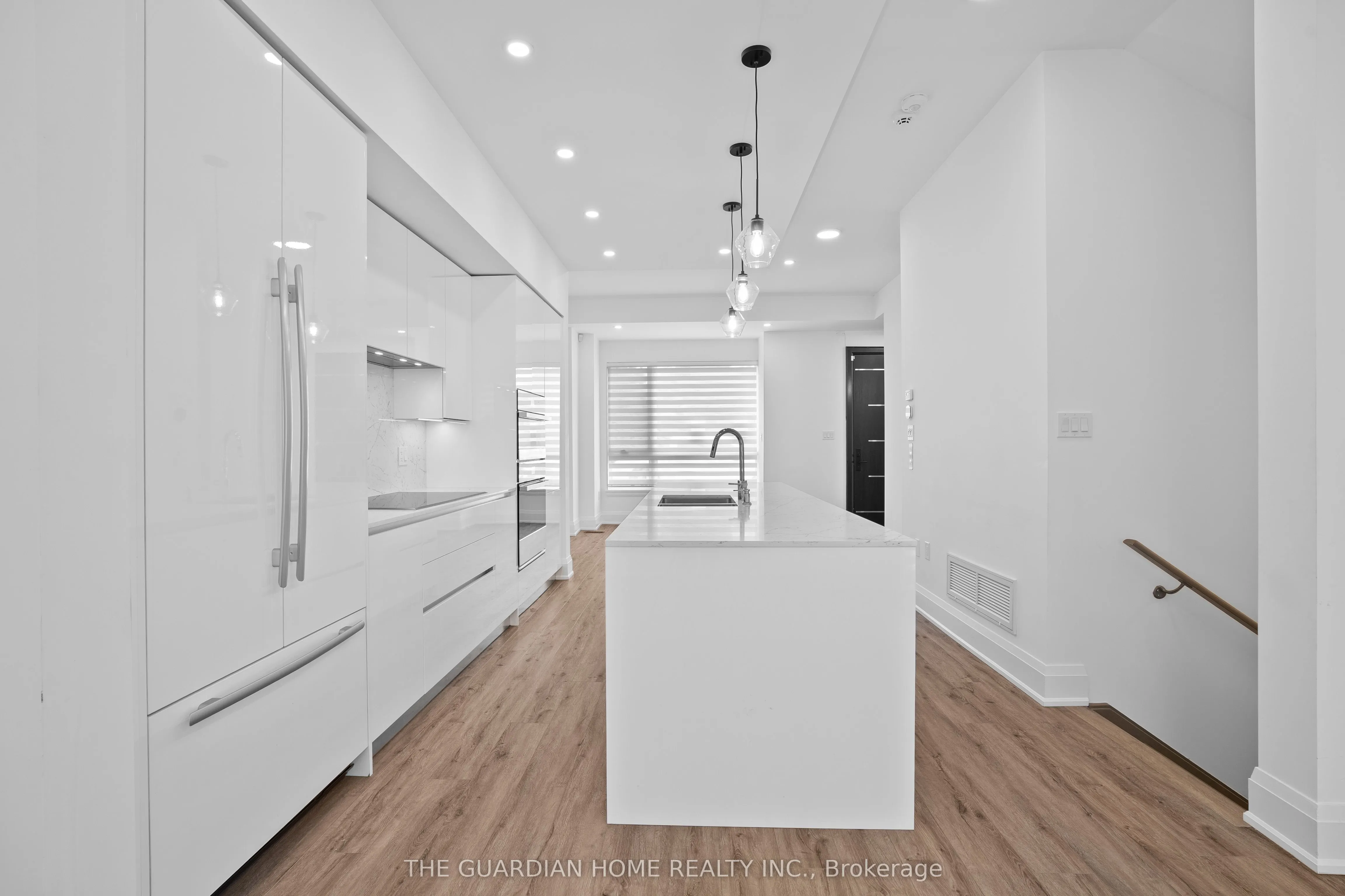 121 High Street W, #4