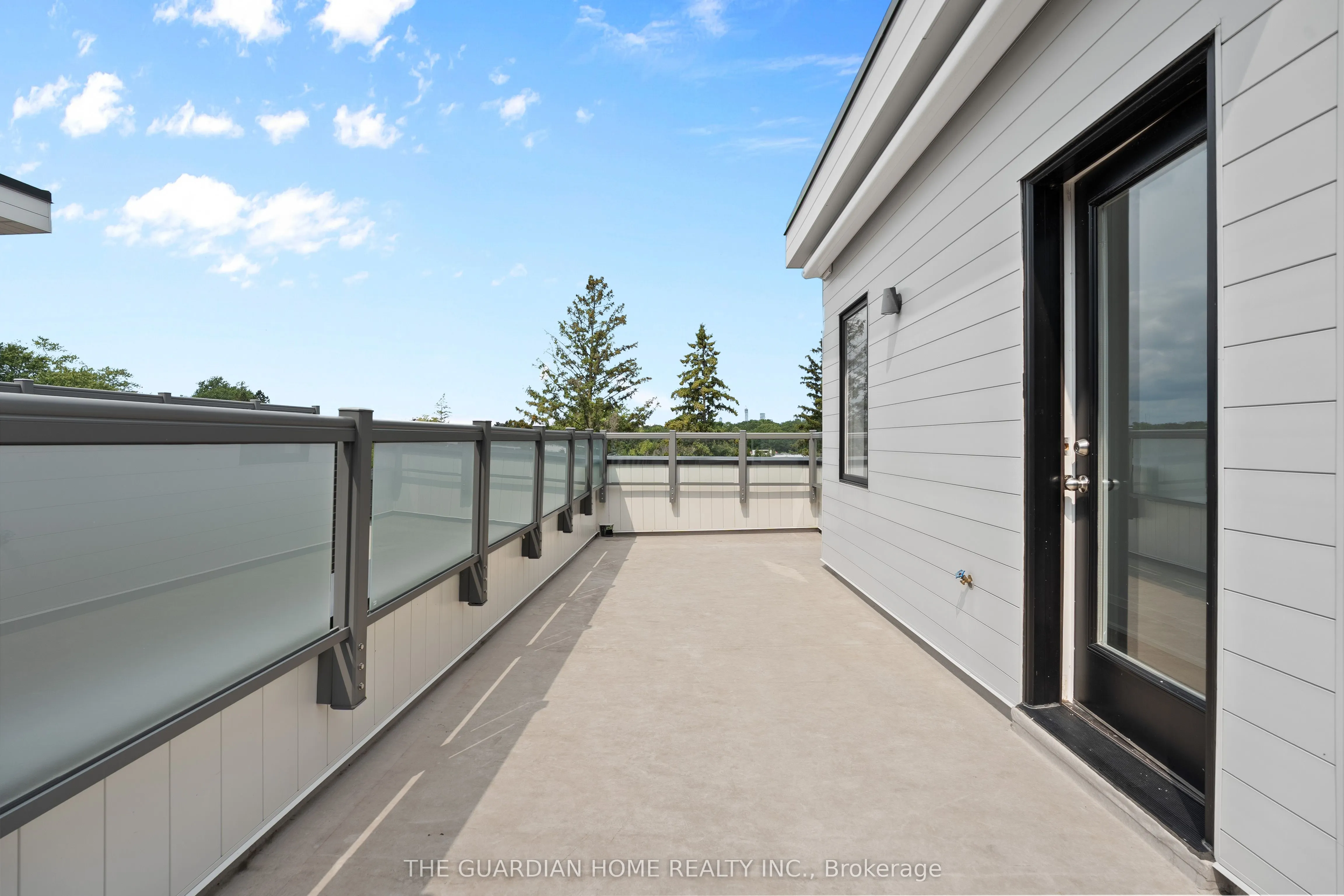 121 High Street W, #4