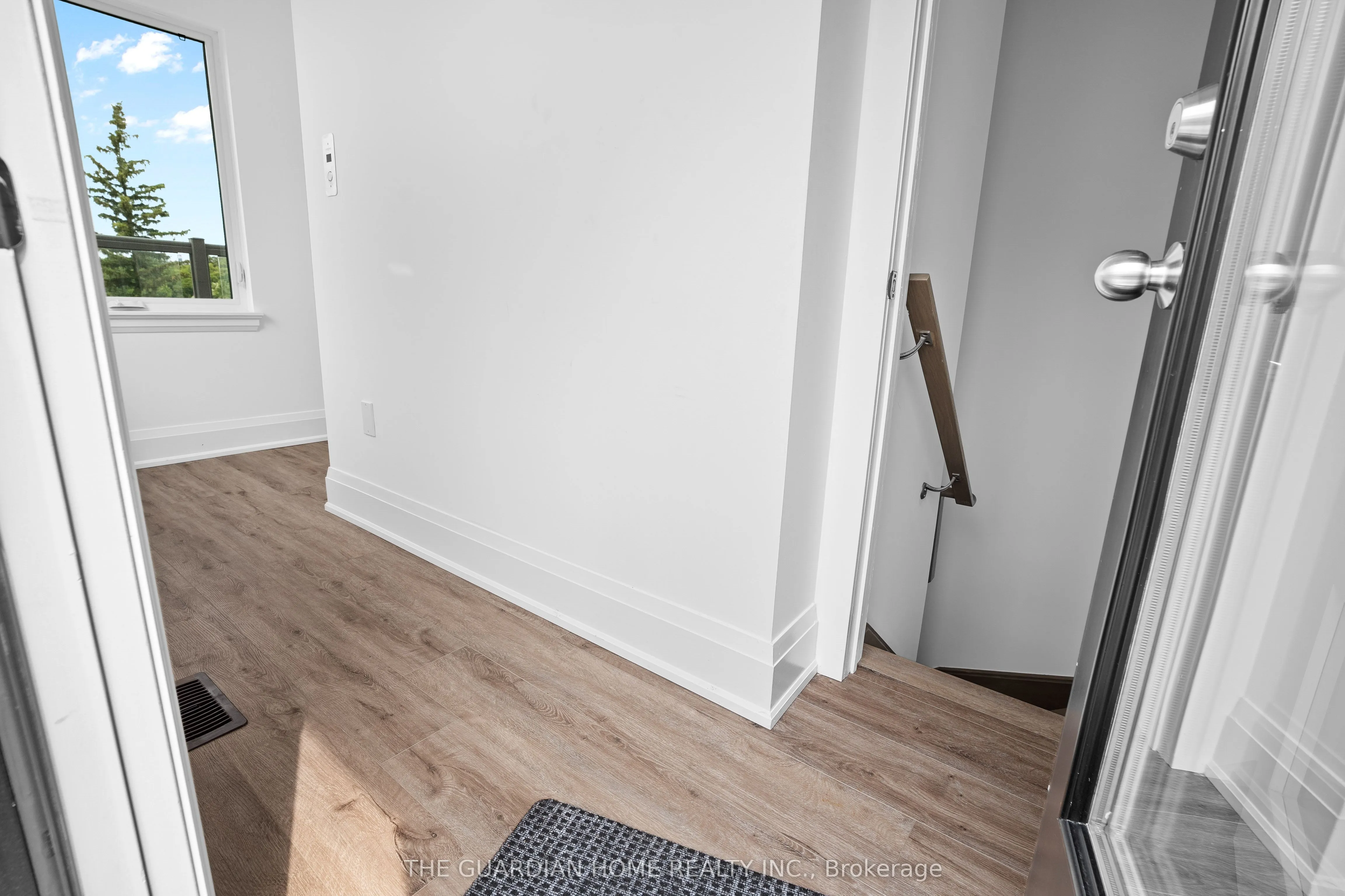 121 High Street W, #4