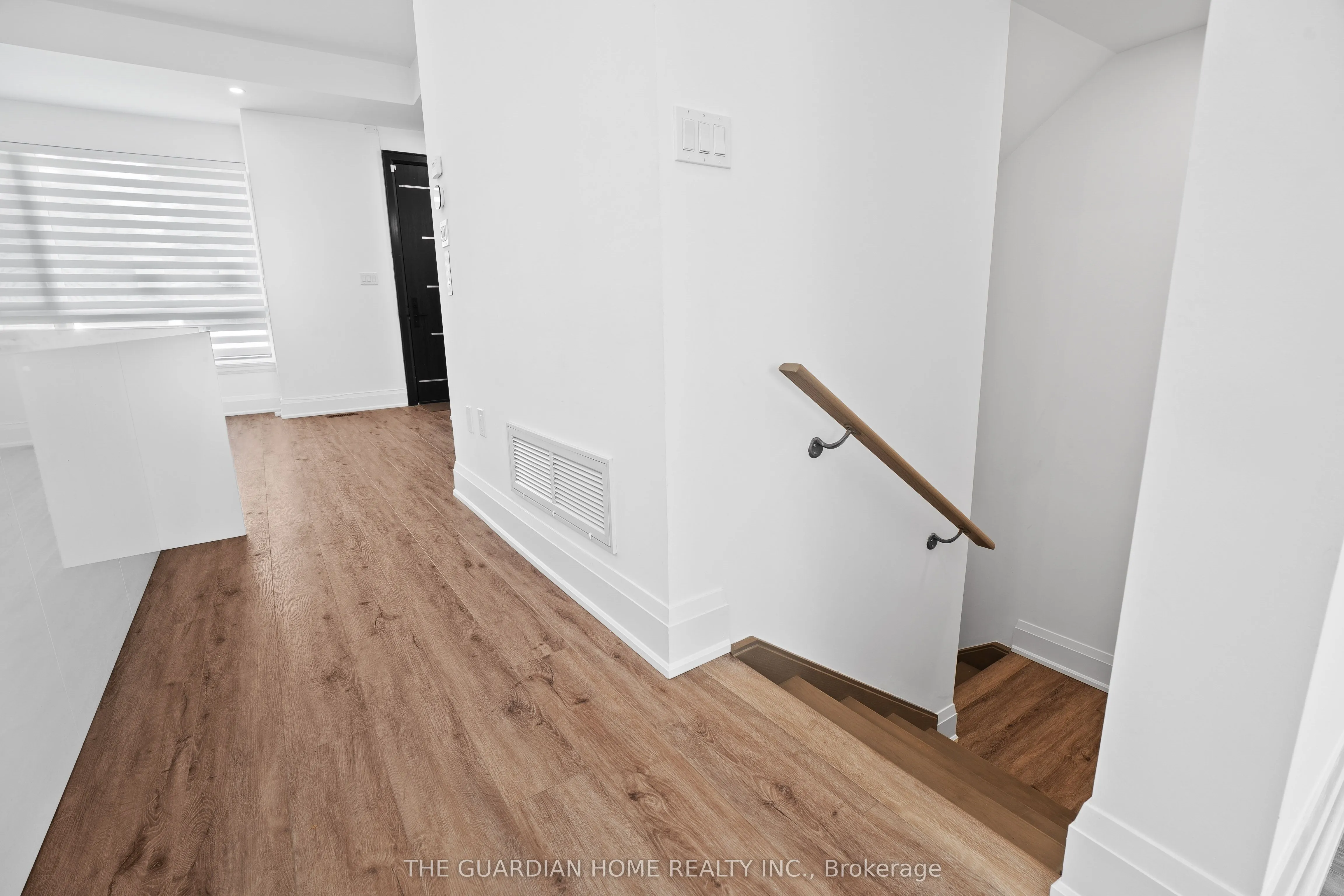 121 High Street W, #4