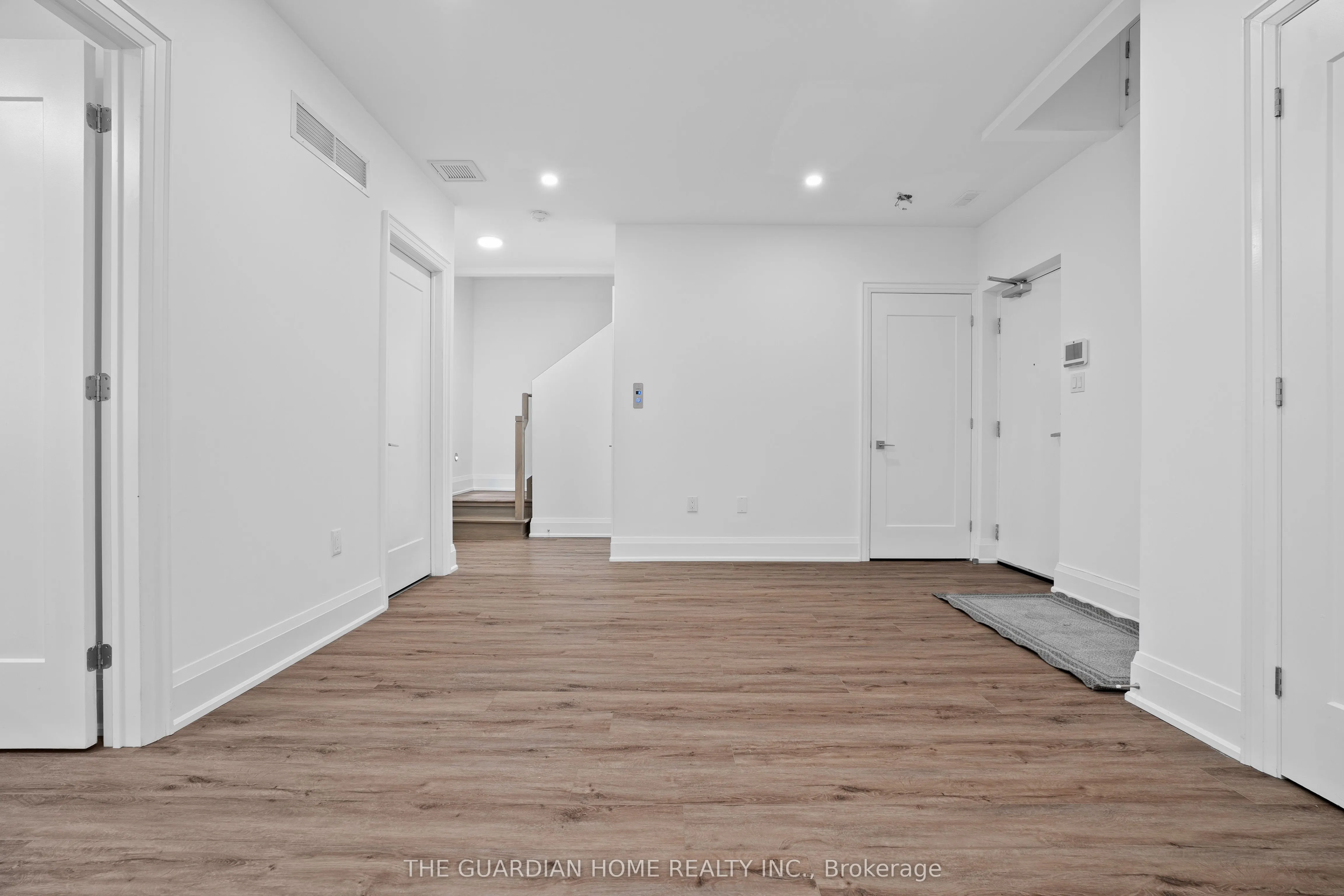 121 High Street W, #4