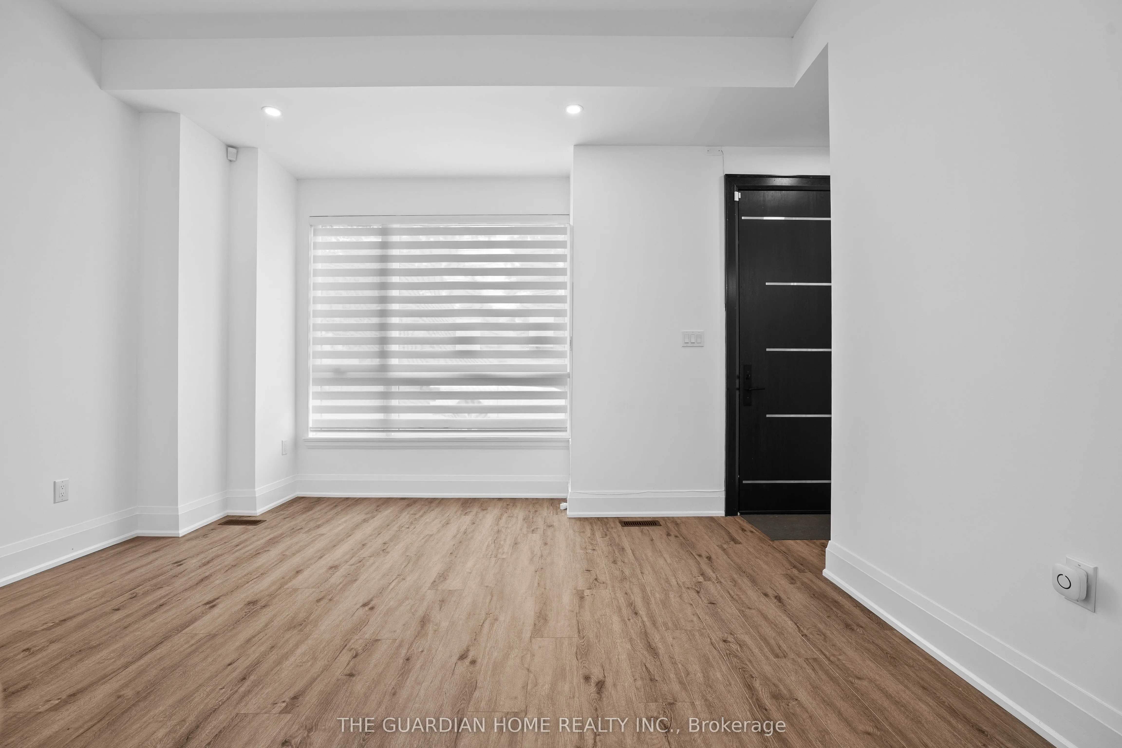 121 High Street W, #4