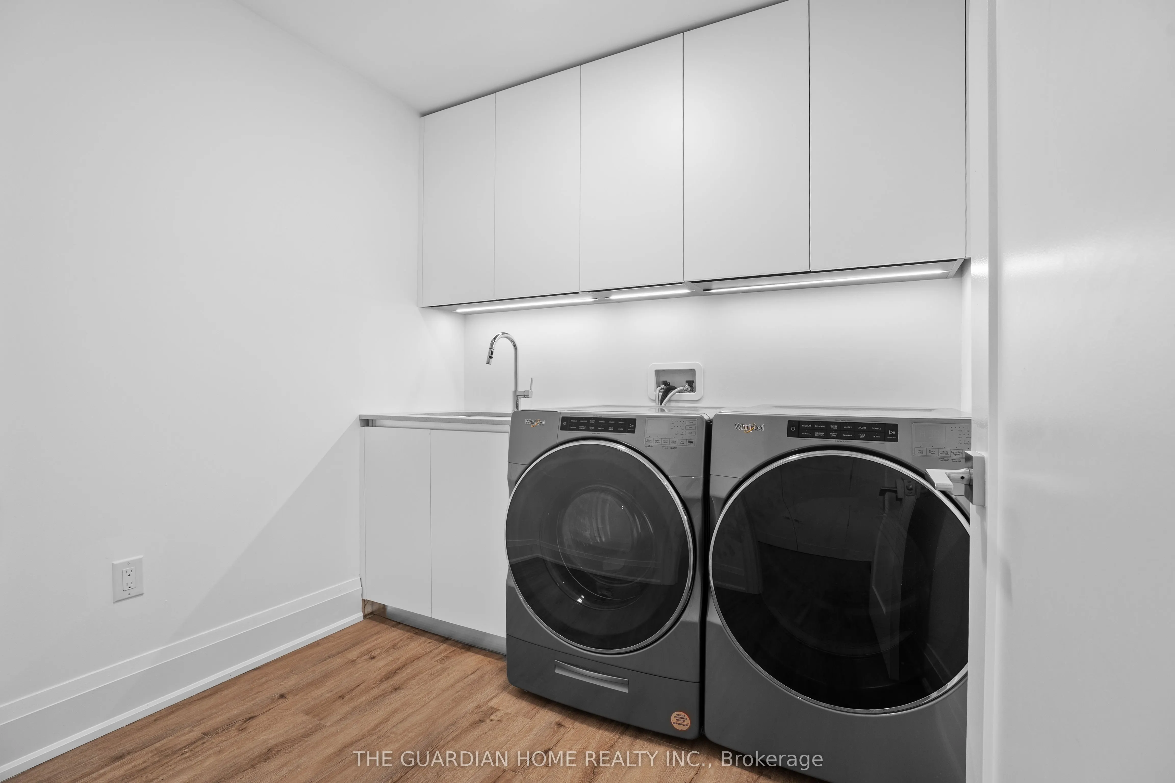 121 High Street W, #4