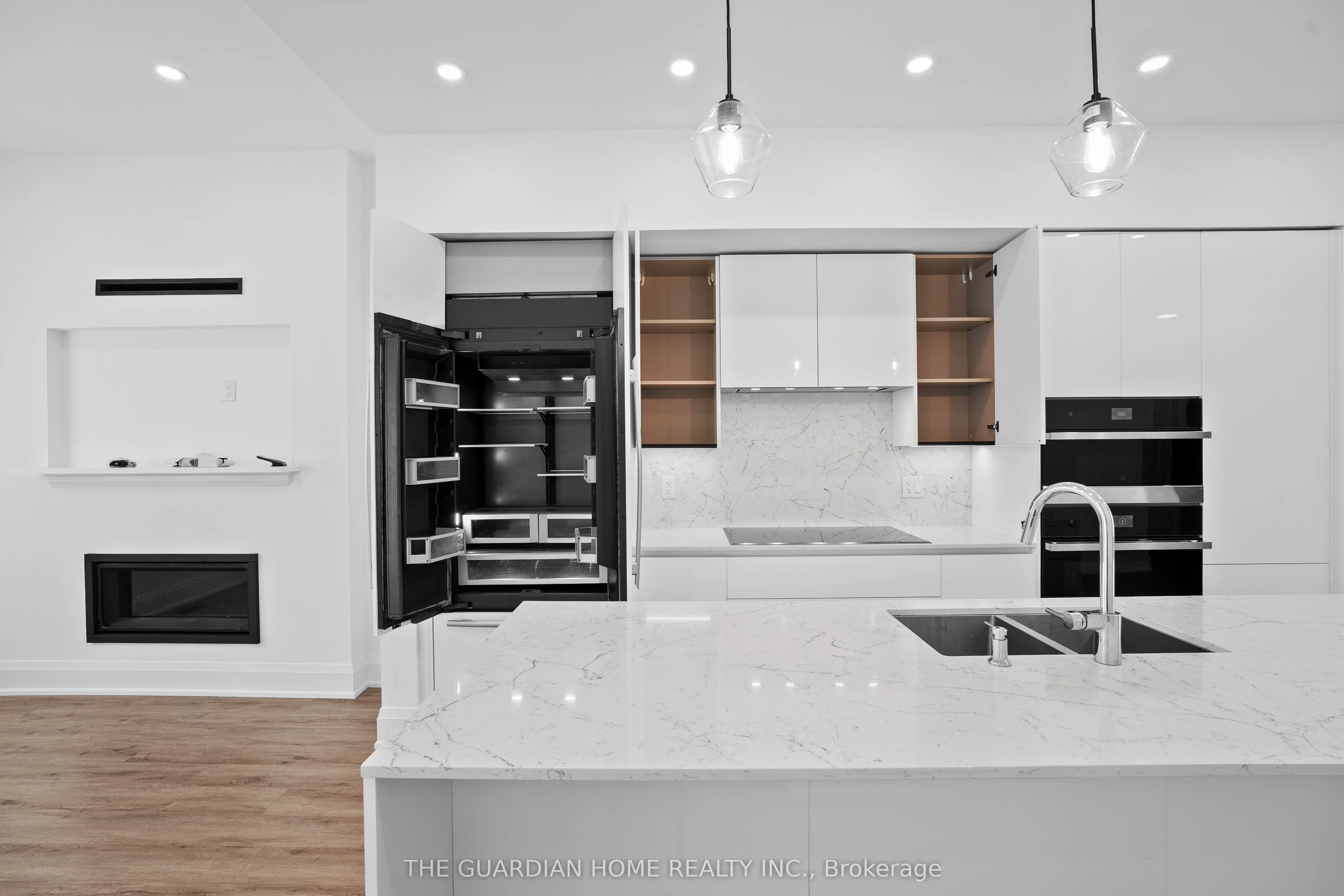 121 High Street W, #4