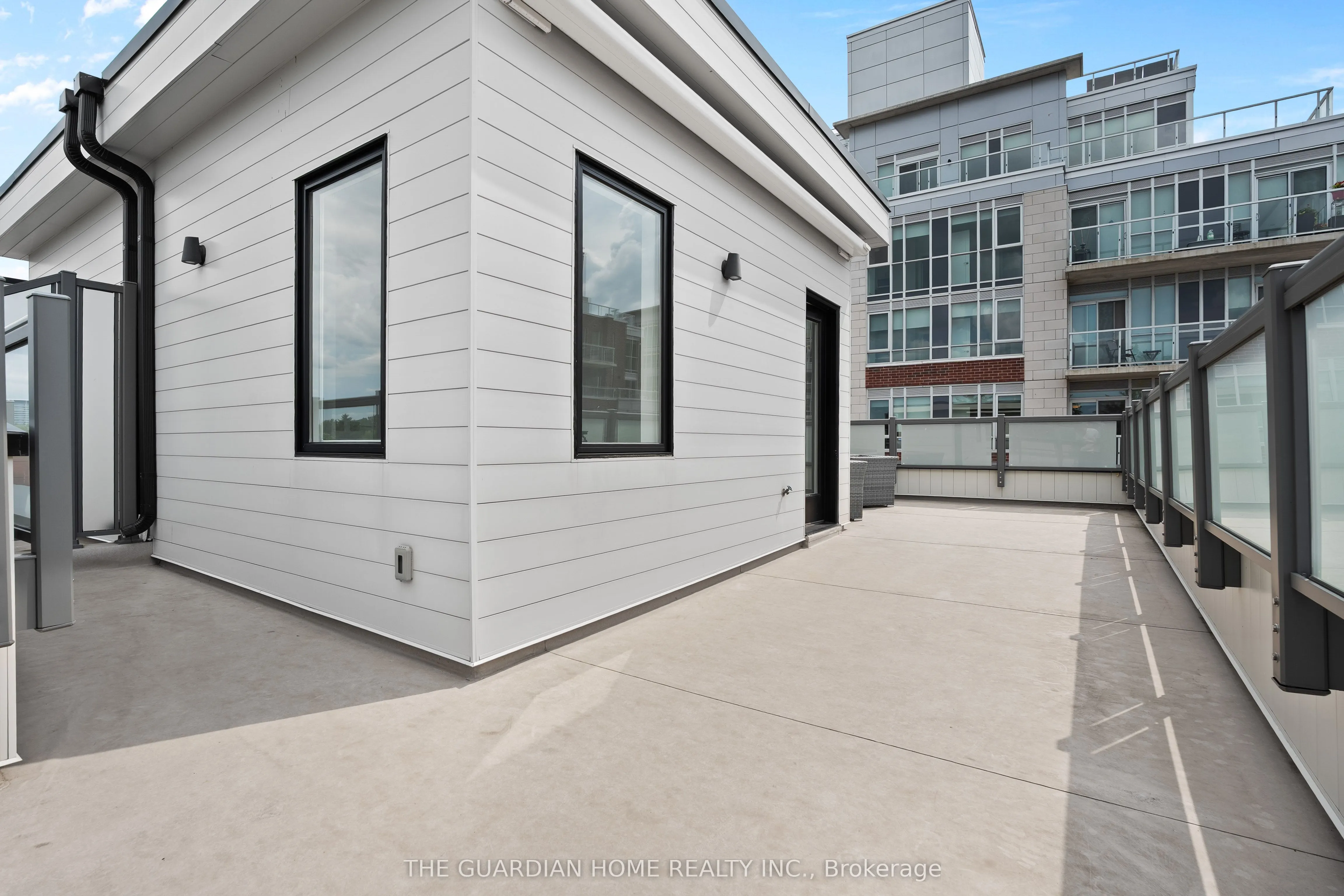 121 High Street W, #4