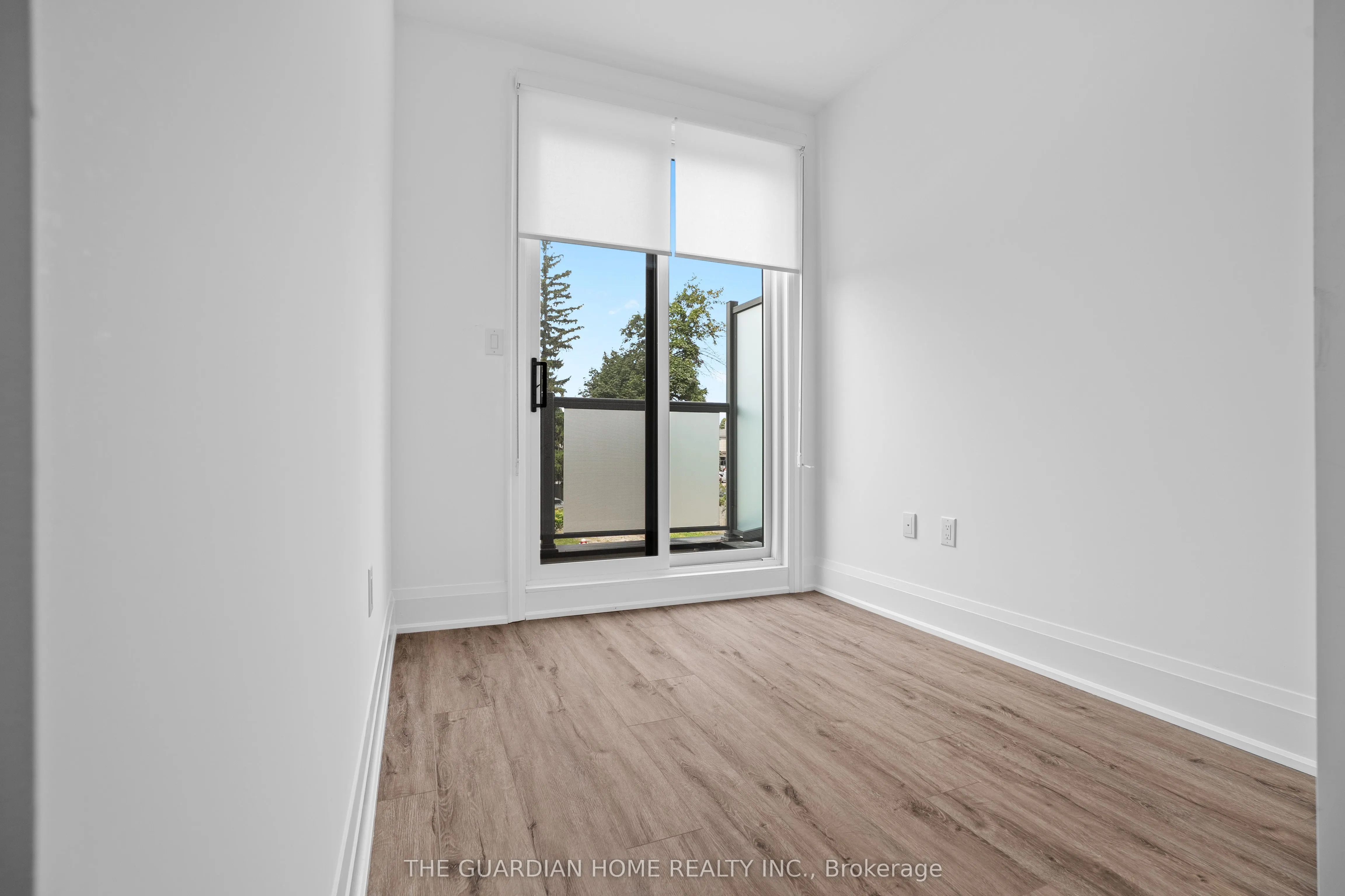 121 High Street W, #4