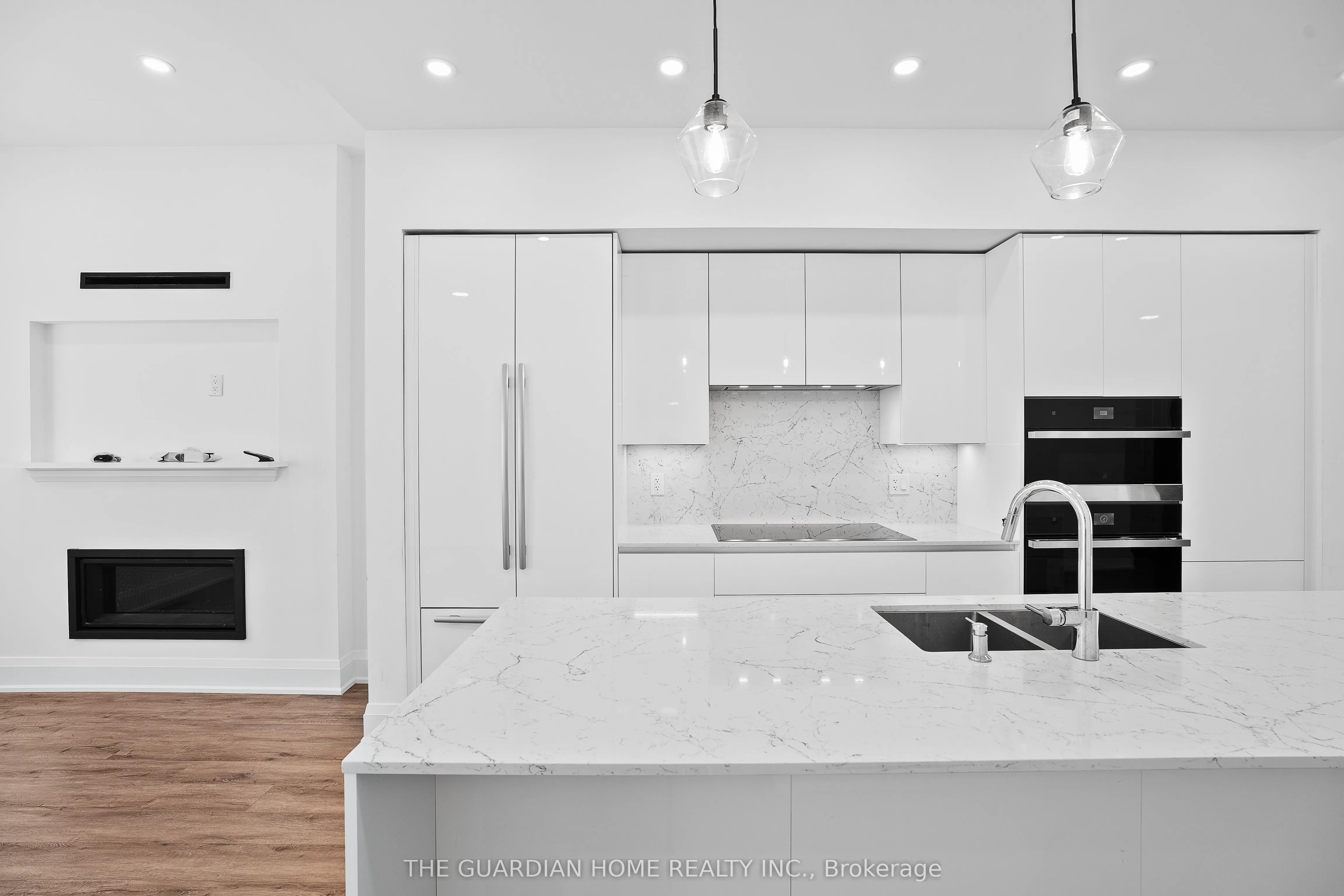 121 High Street W, #4