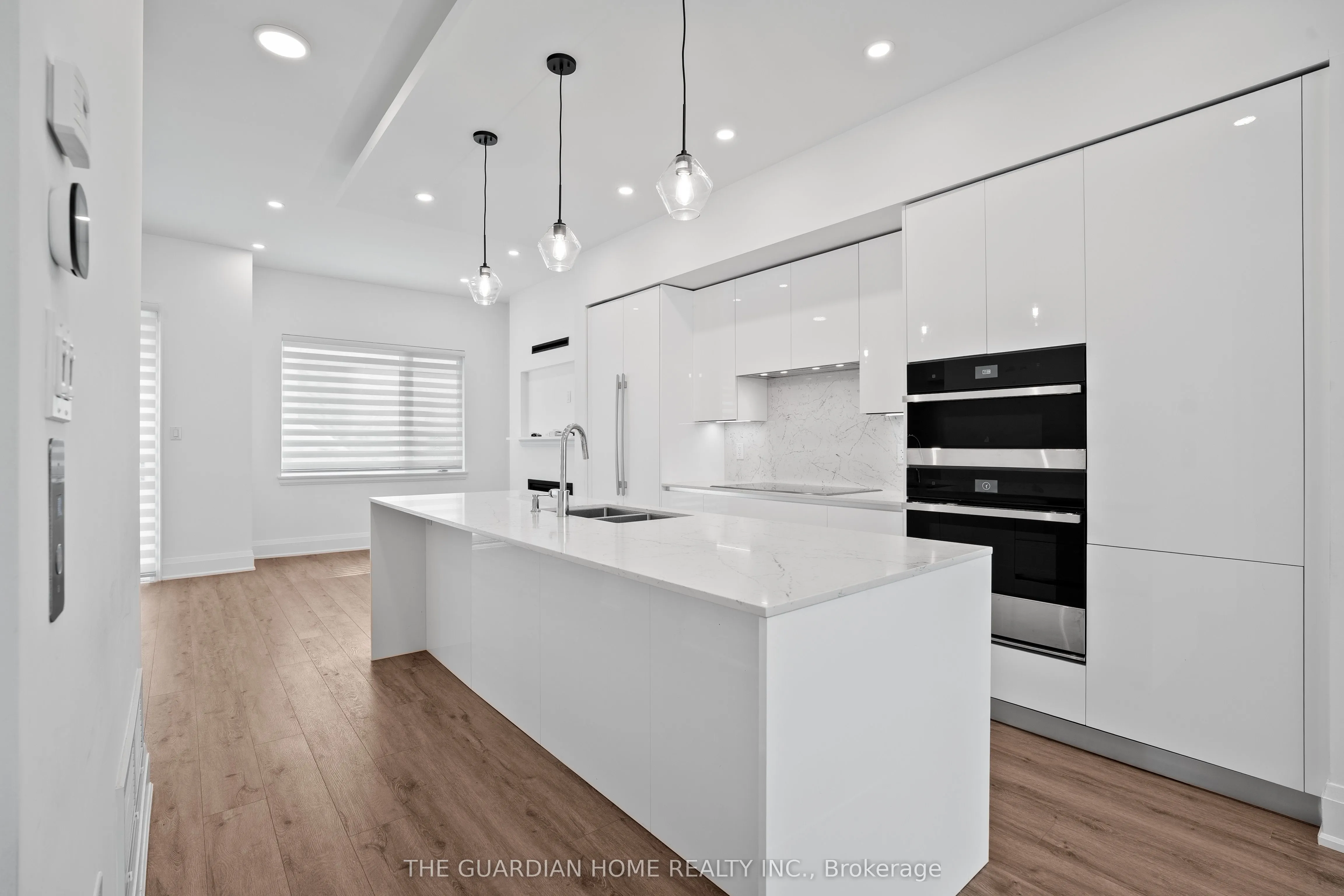 121 High Street W, #4