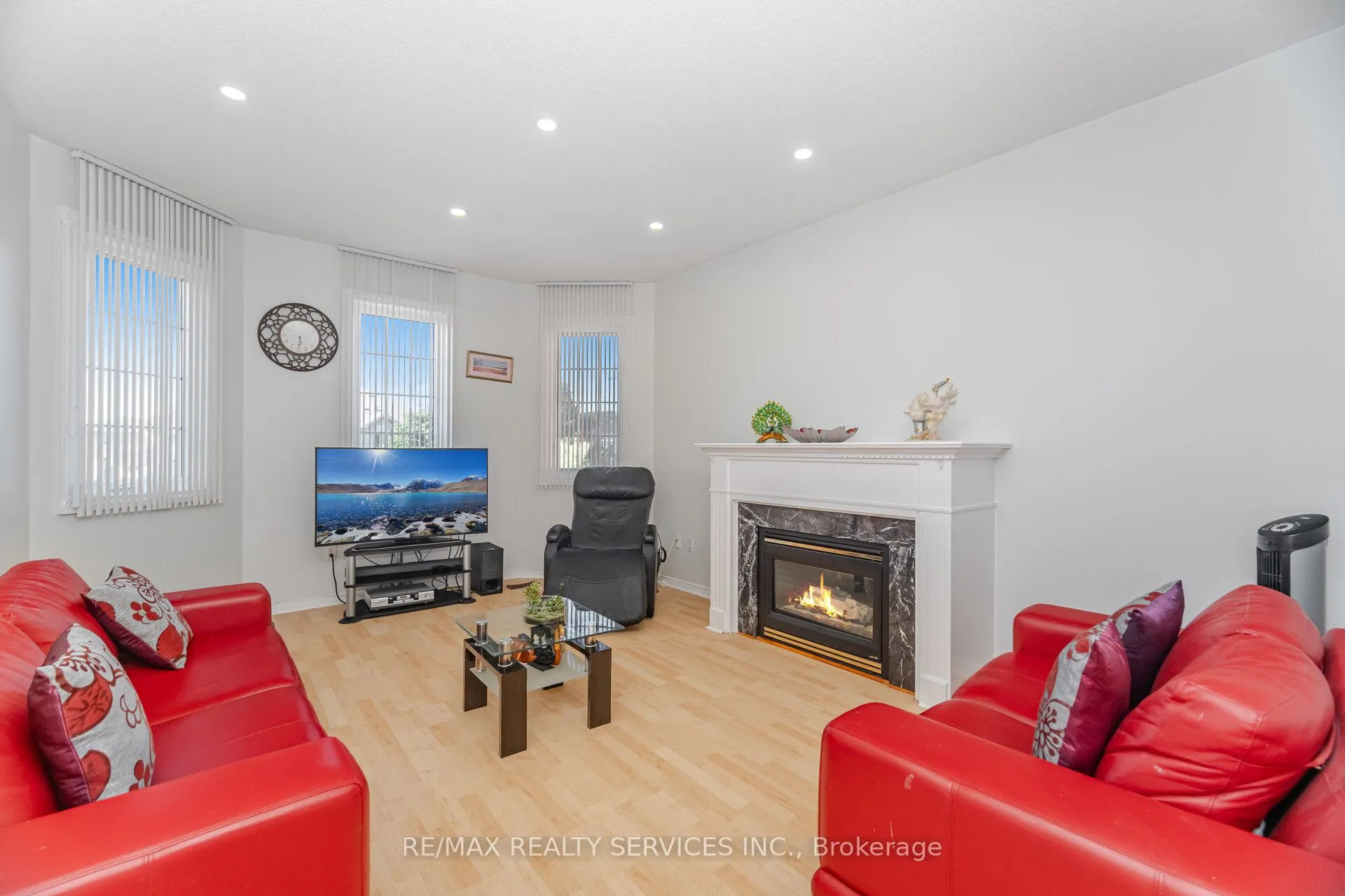 59 Hullen Crescent