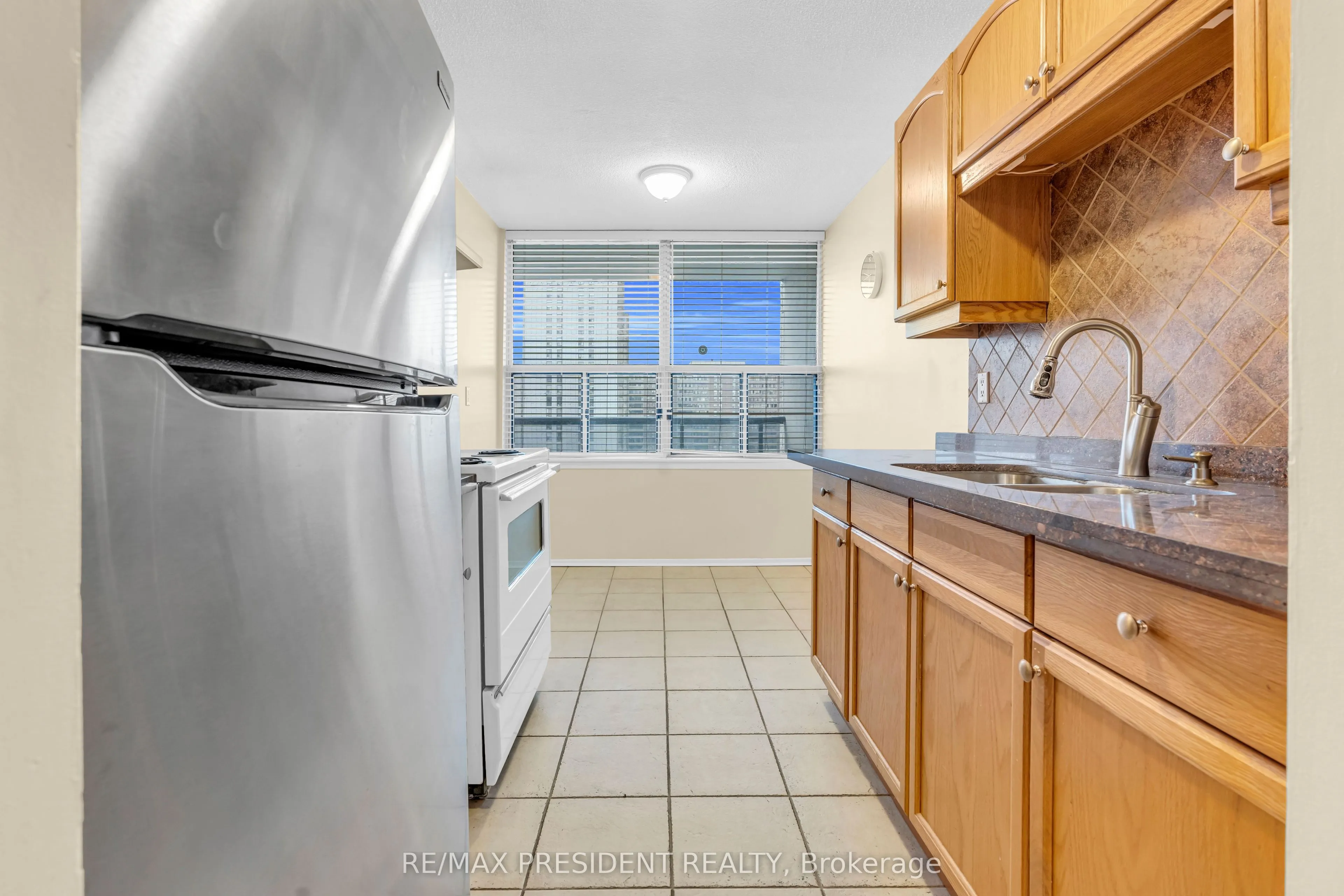 21 Knightsbridge Road, #1408