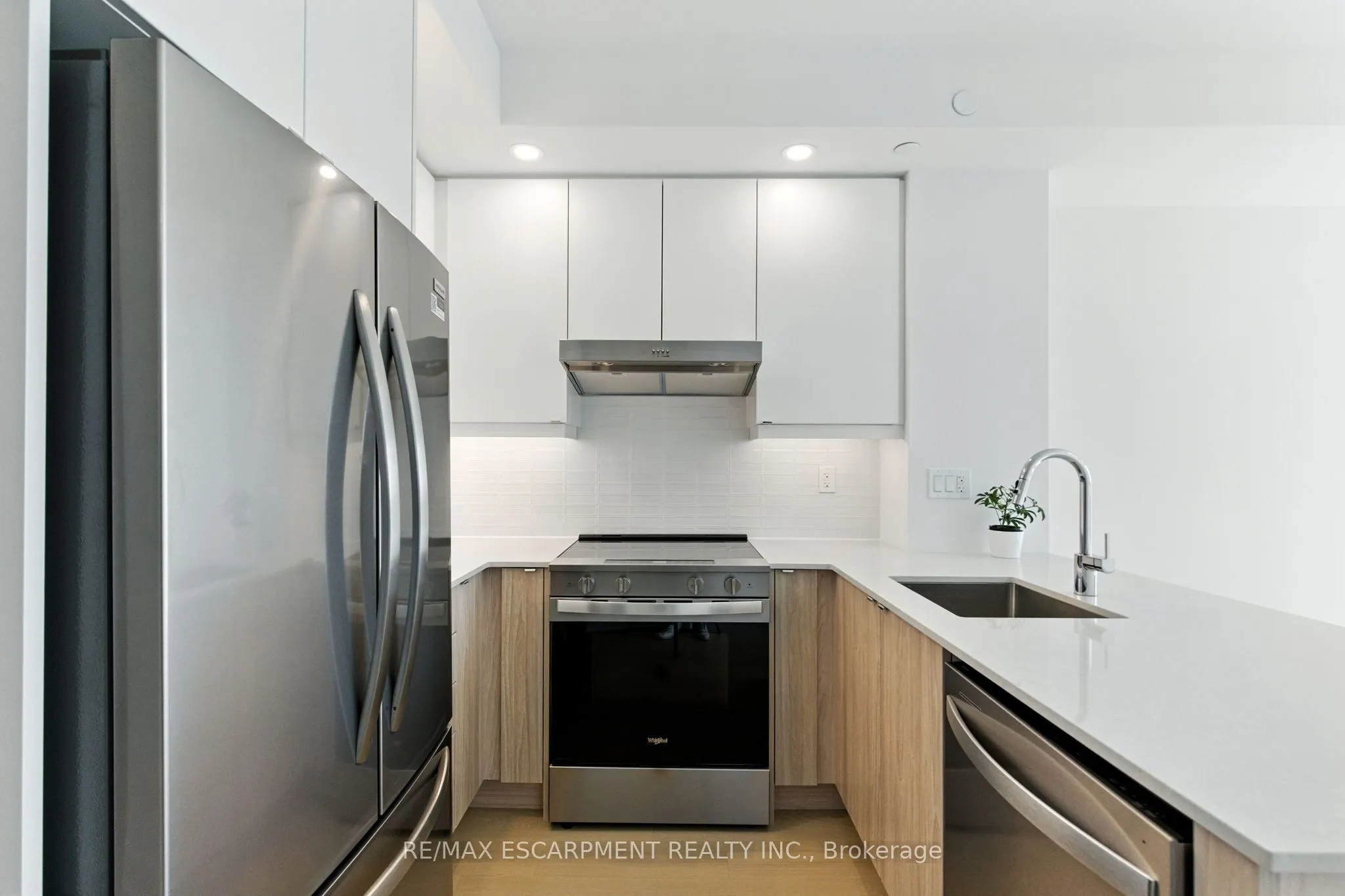 3240 William Coltson Avenue, #820