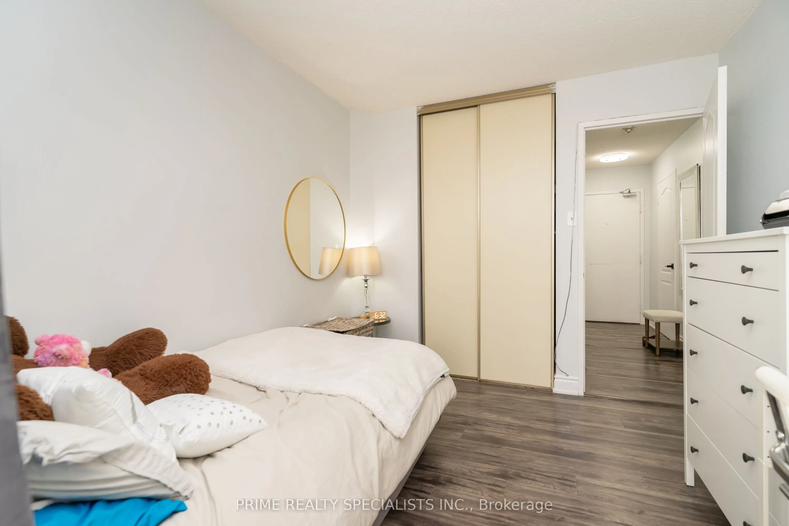26 Hanover Road, #611