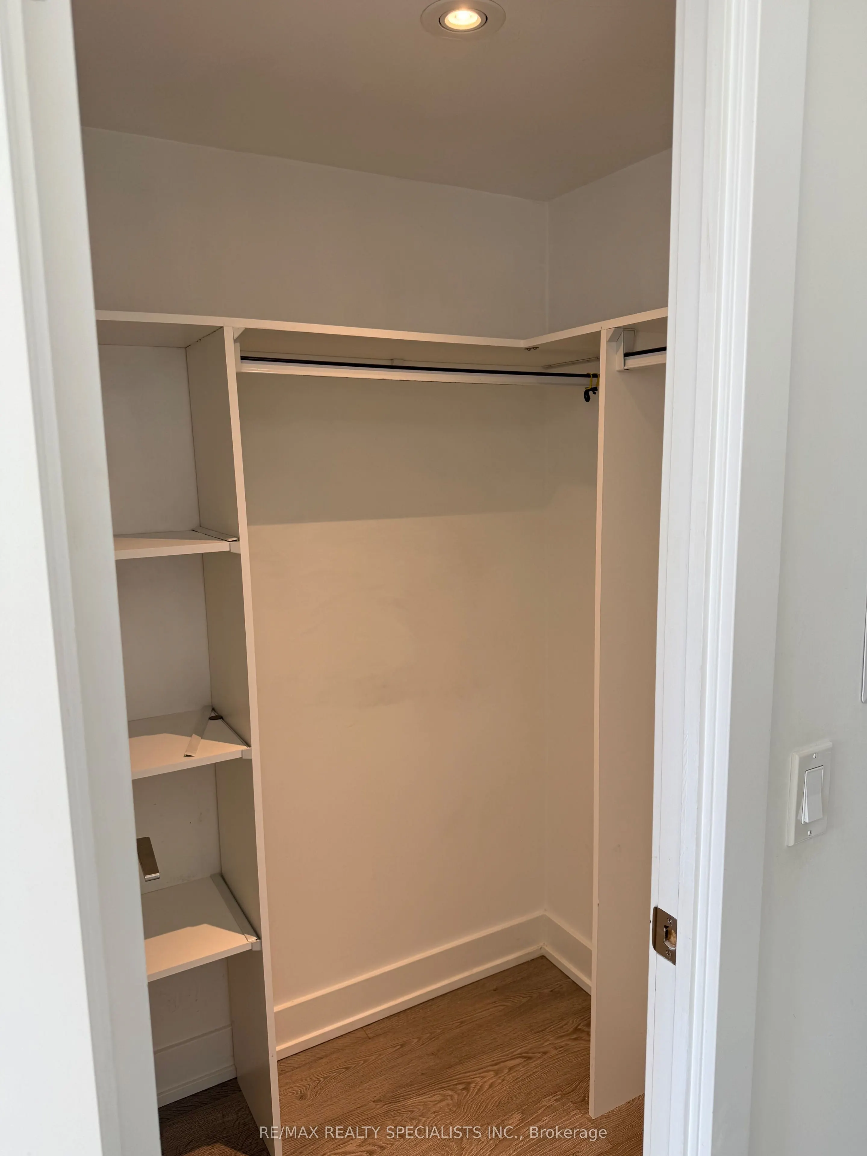 7 Mabelle Avenue, #3002