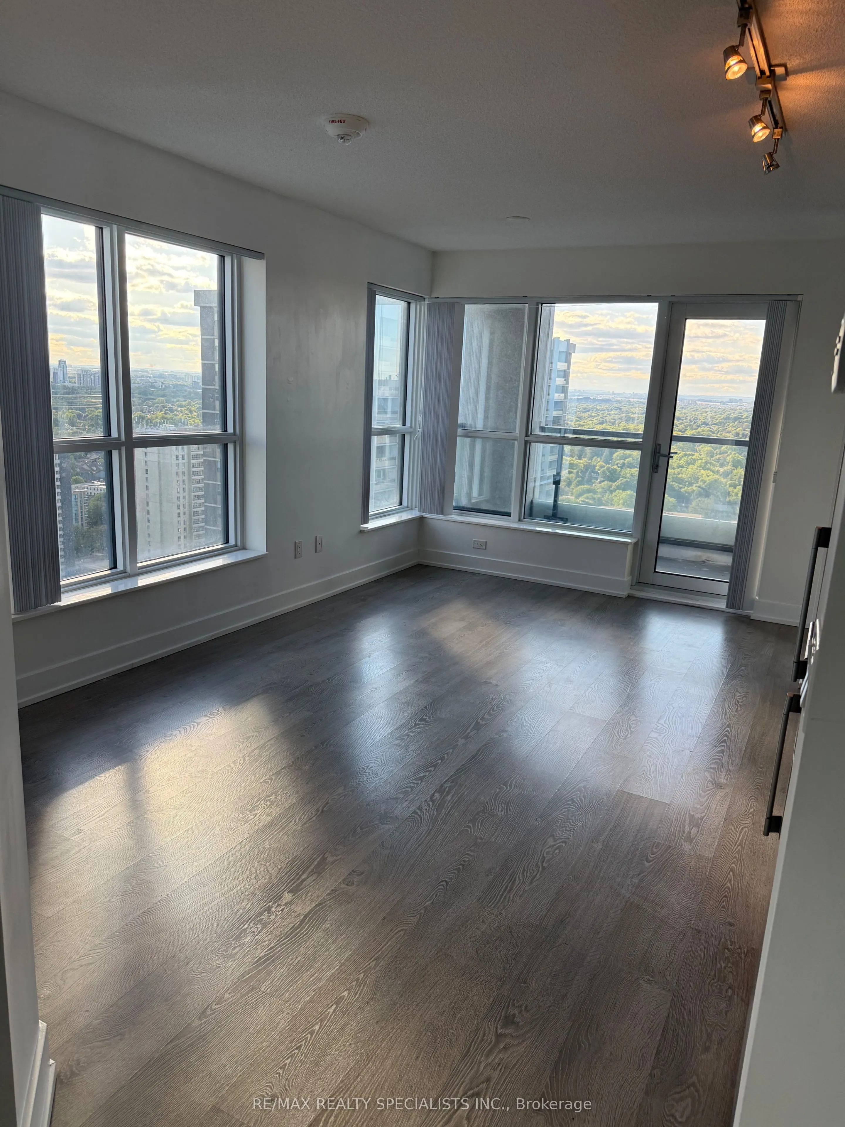 7 Mabelle Avenue, #3002