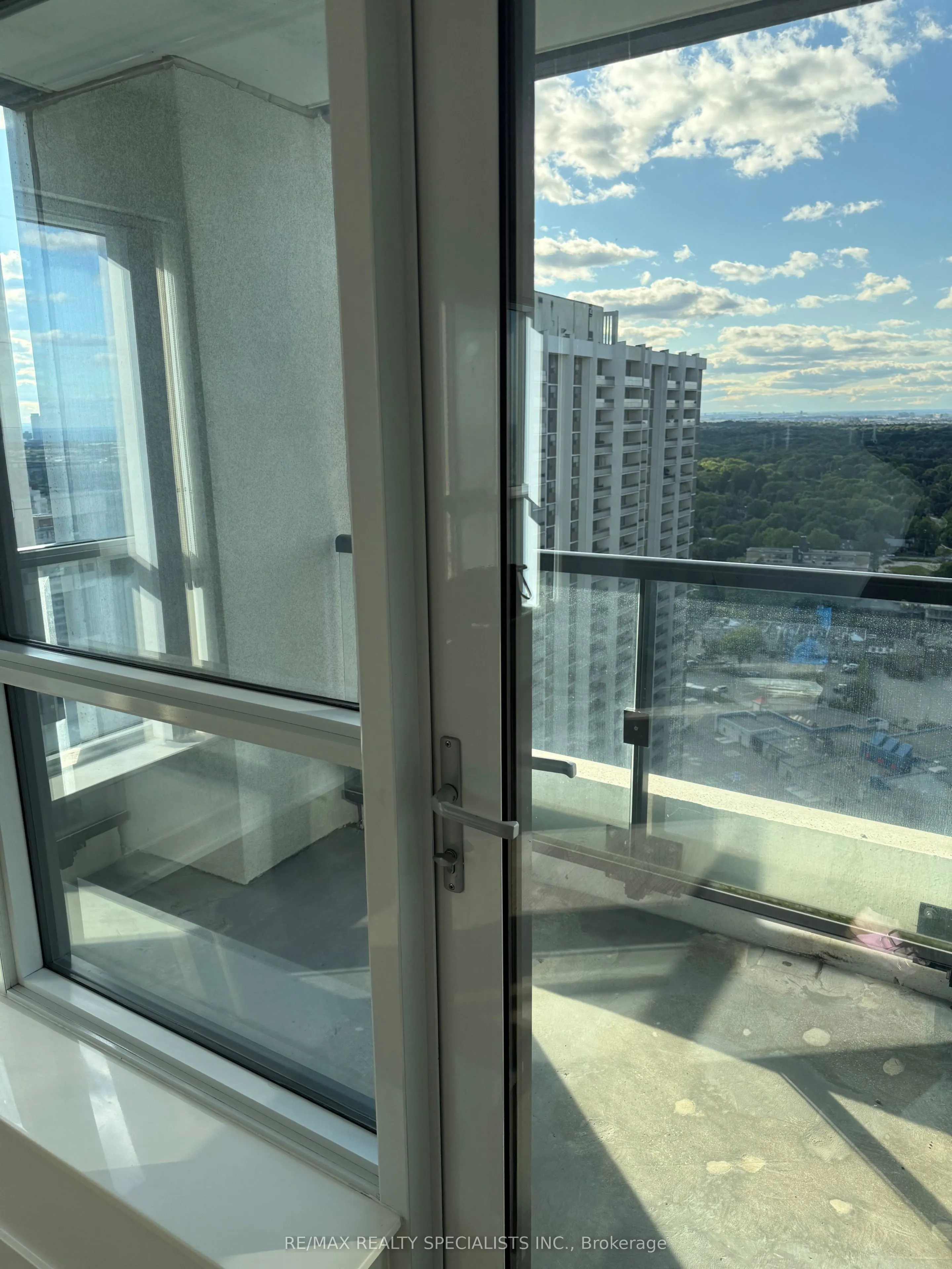 7 Mabelle Avenue, #3002