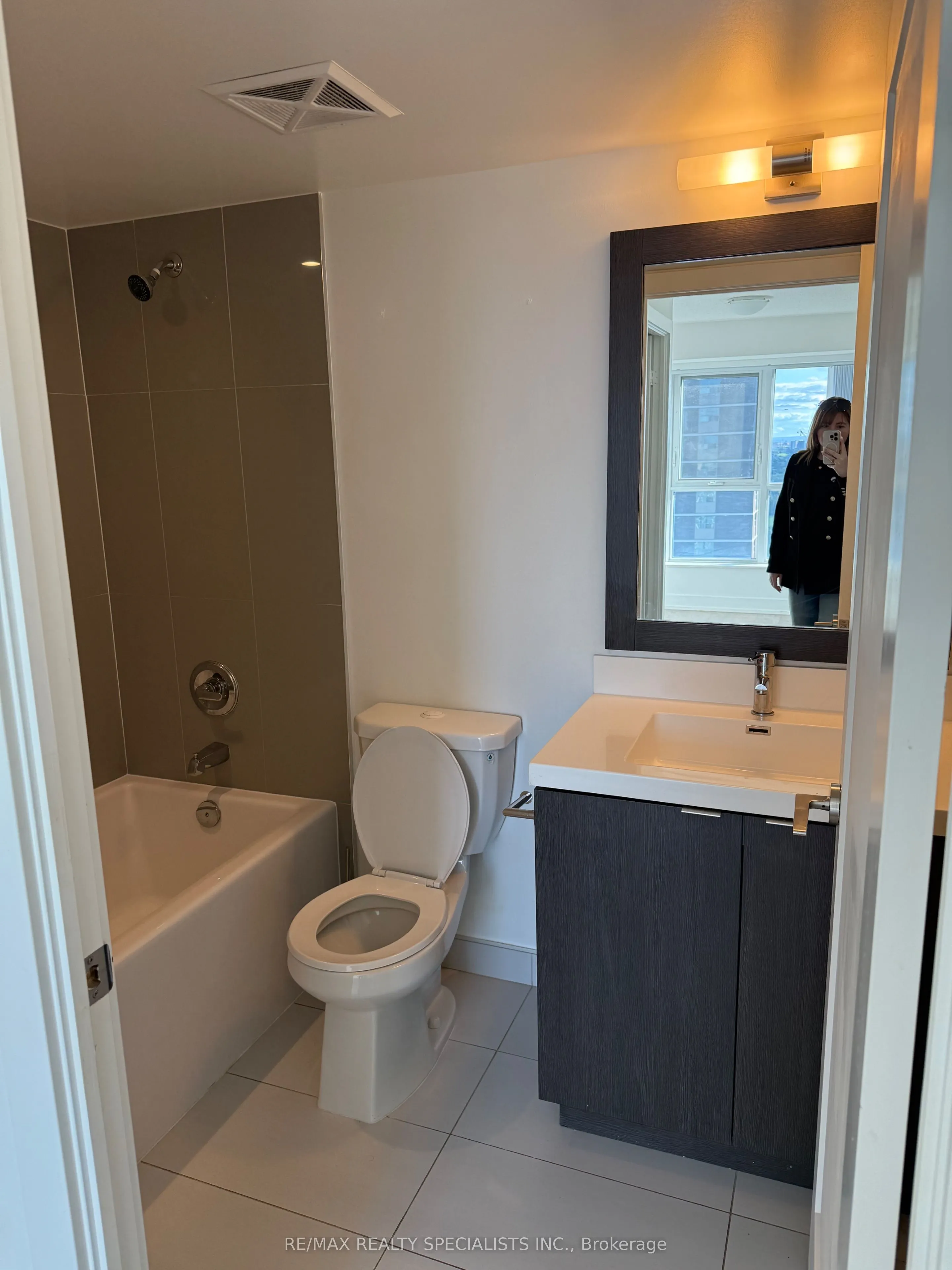 7 Mabelle Avenue, #3002