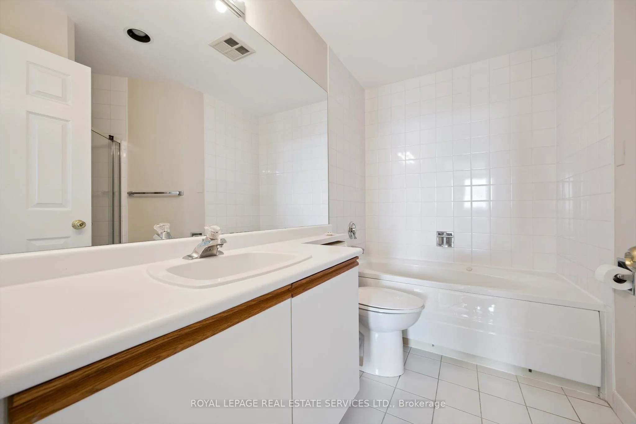 2511 Lakeshore Road W, #608