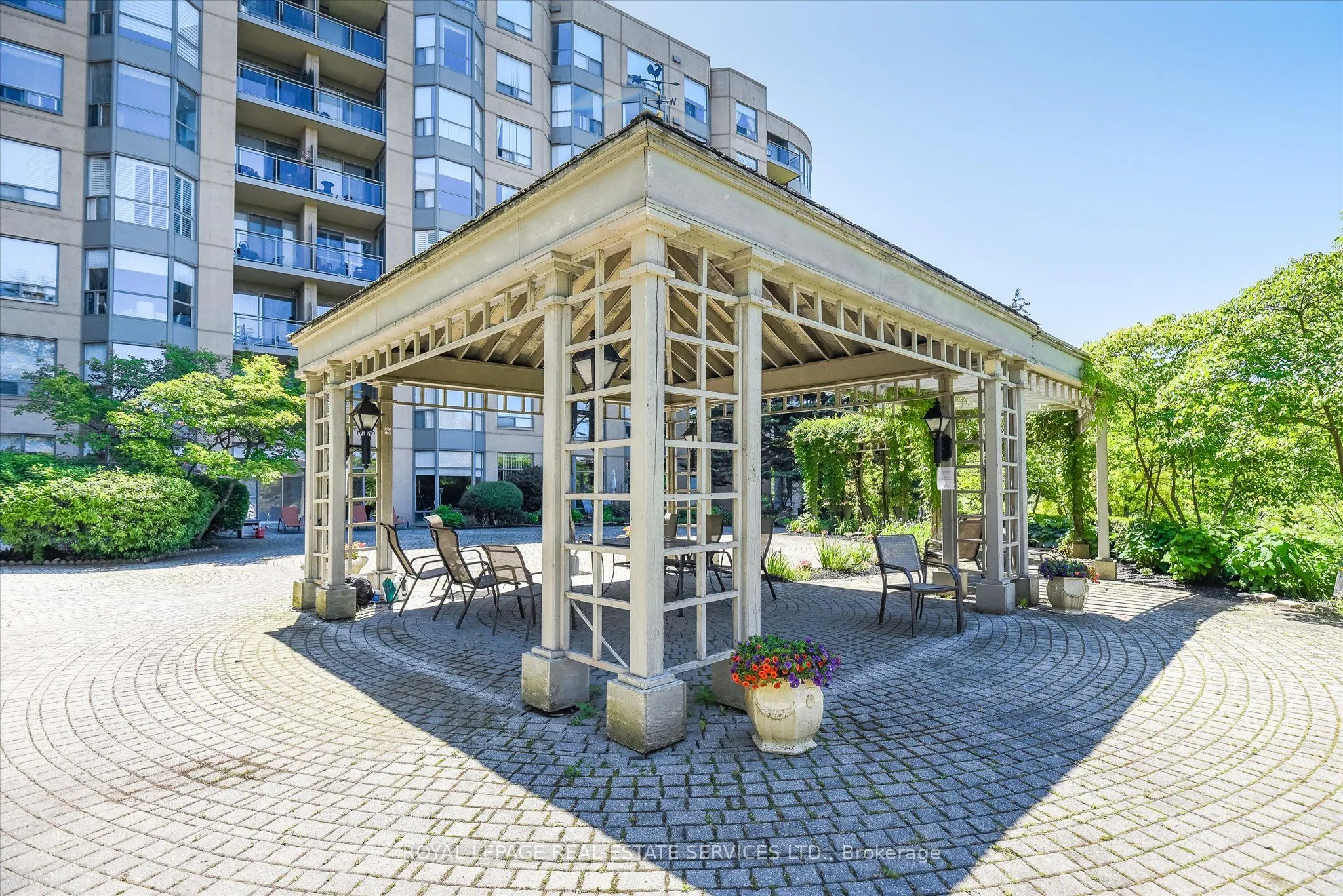 2511 Lakeshore Road W, #608