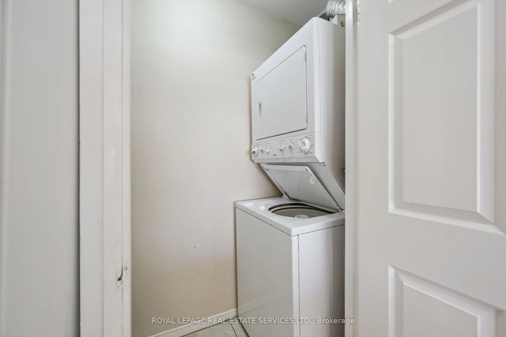 2511 Lakeshore Road W, #608