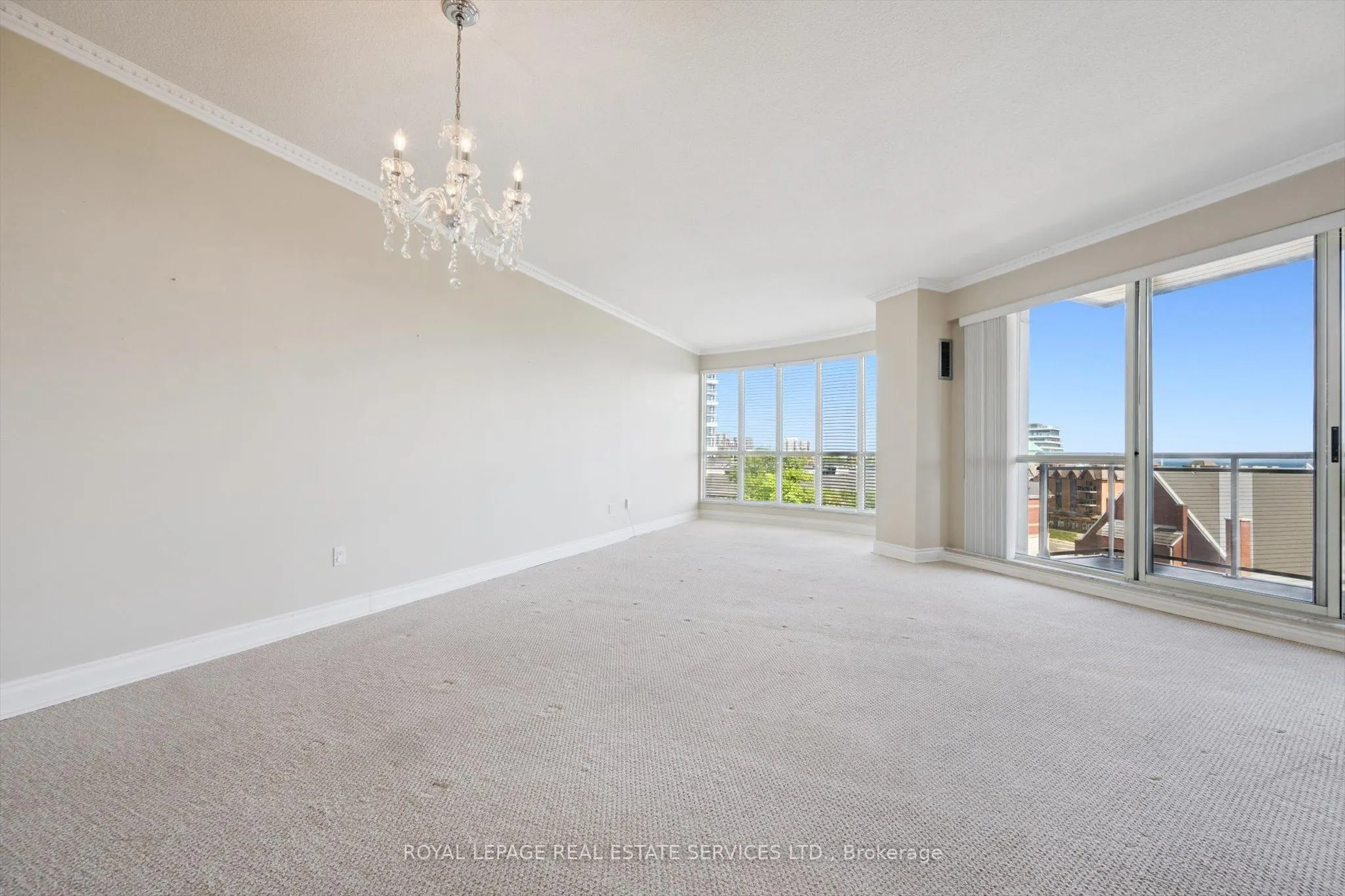 2511 Lakeshore Road W, #608