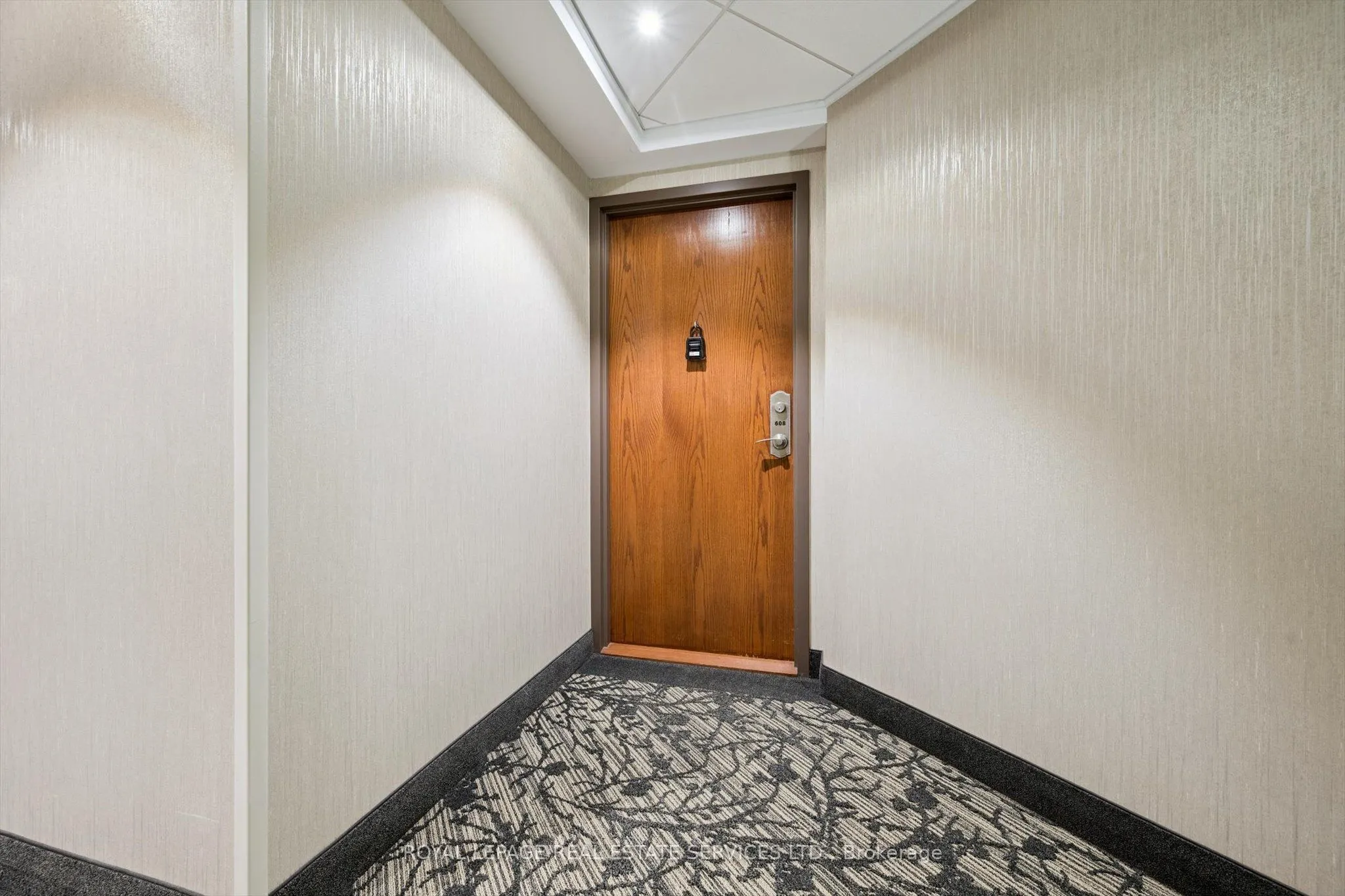 2511 Lakeshore Road W, #608
