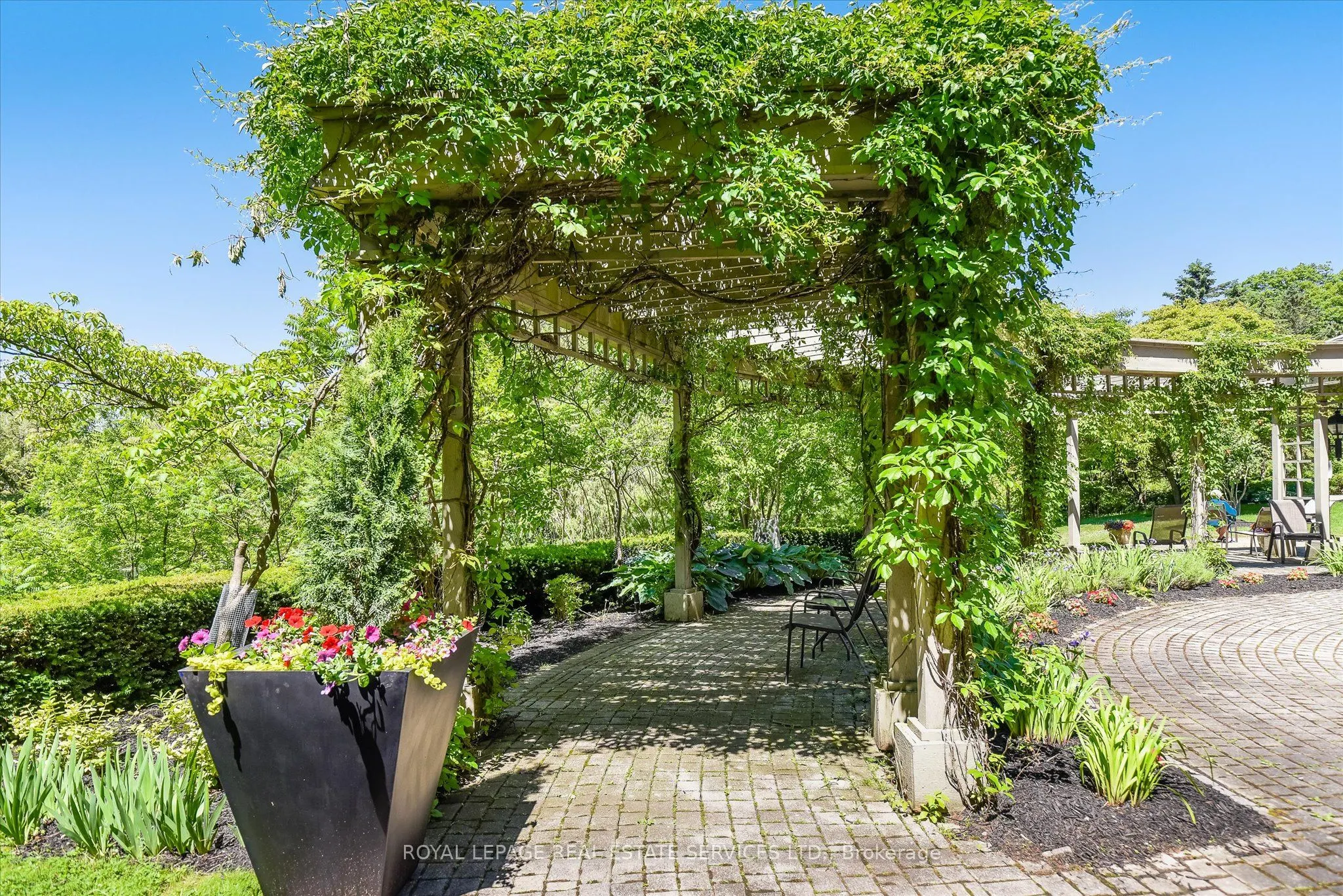 2511 Lakeshore Road W, #608