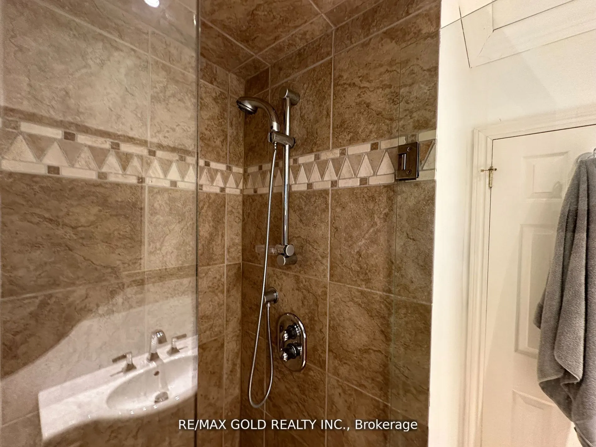 275 Eastcourt Road