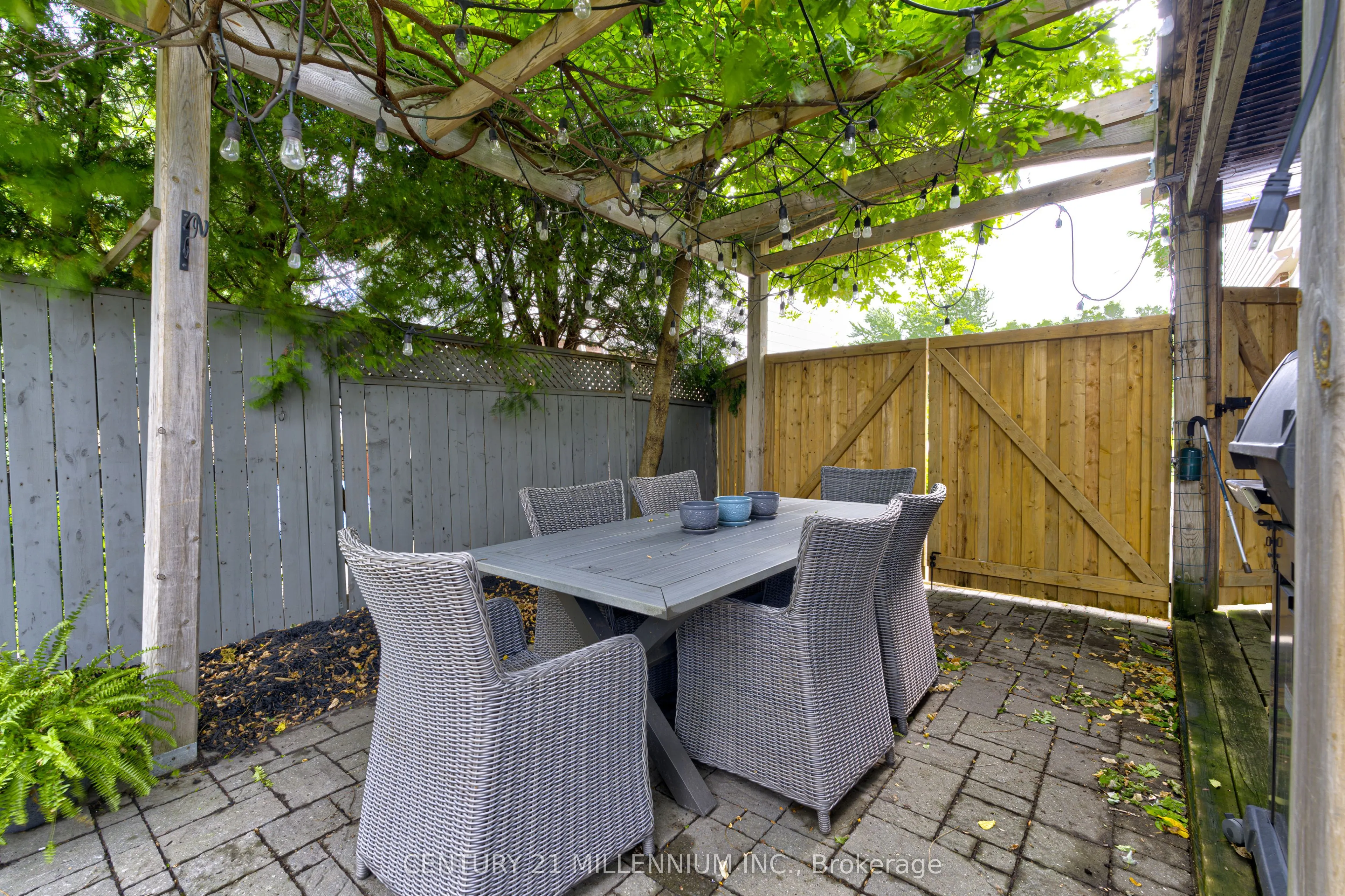 17 Evesham Crescent